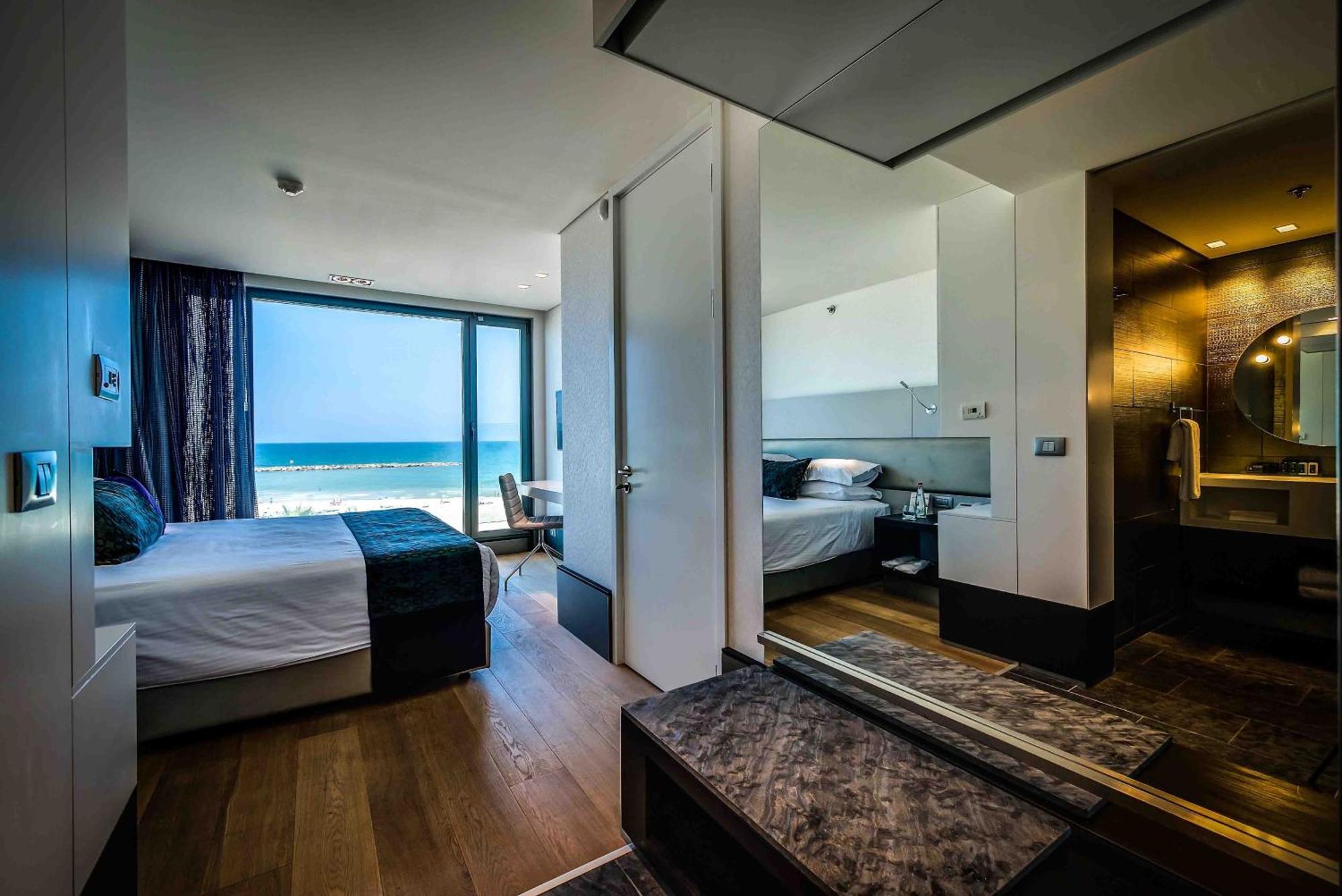 Mini Suite - Lounge Access