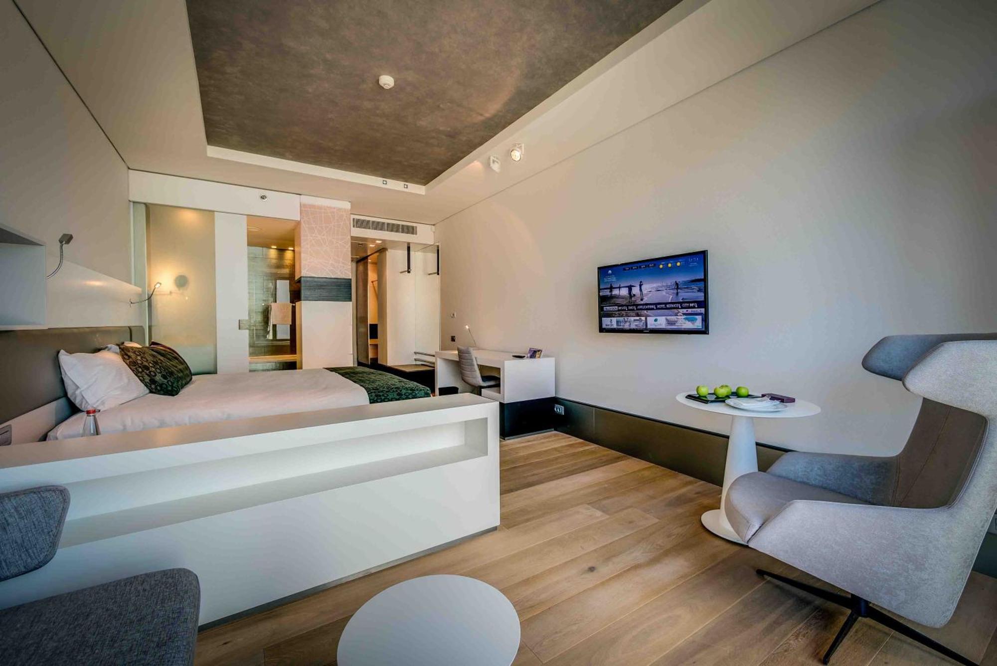 Large Studio Room