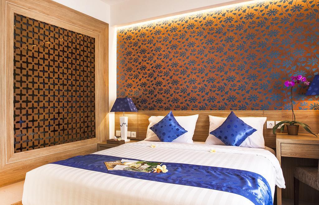 Deluxe Double Room with Pool View