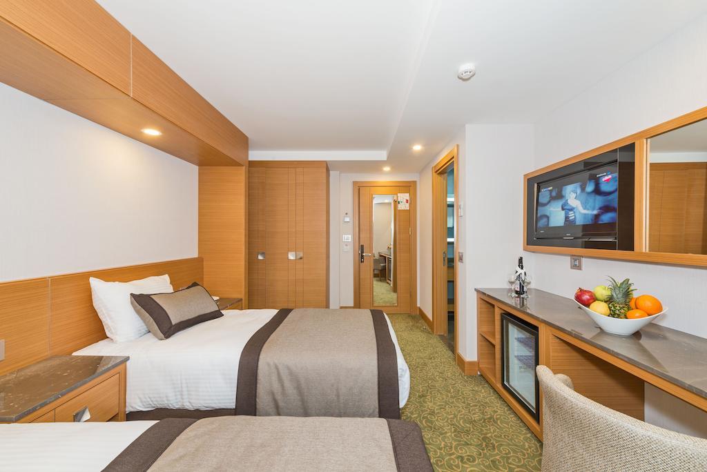 Double or Twin Room,67995644:JPEG