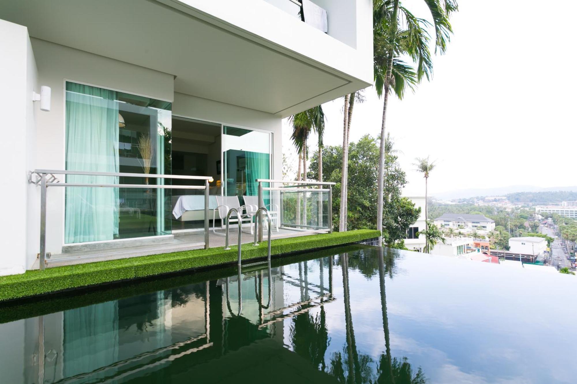 Grand Pool Access Double Room