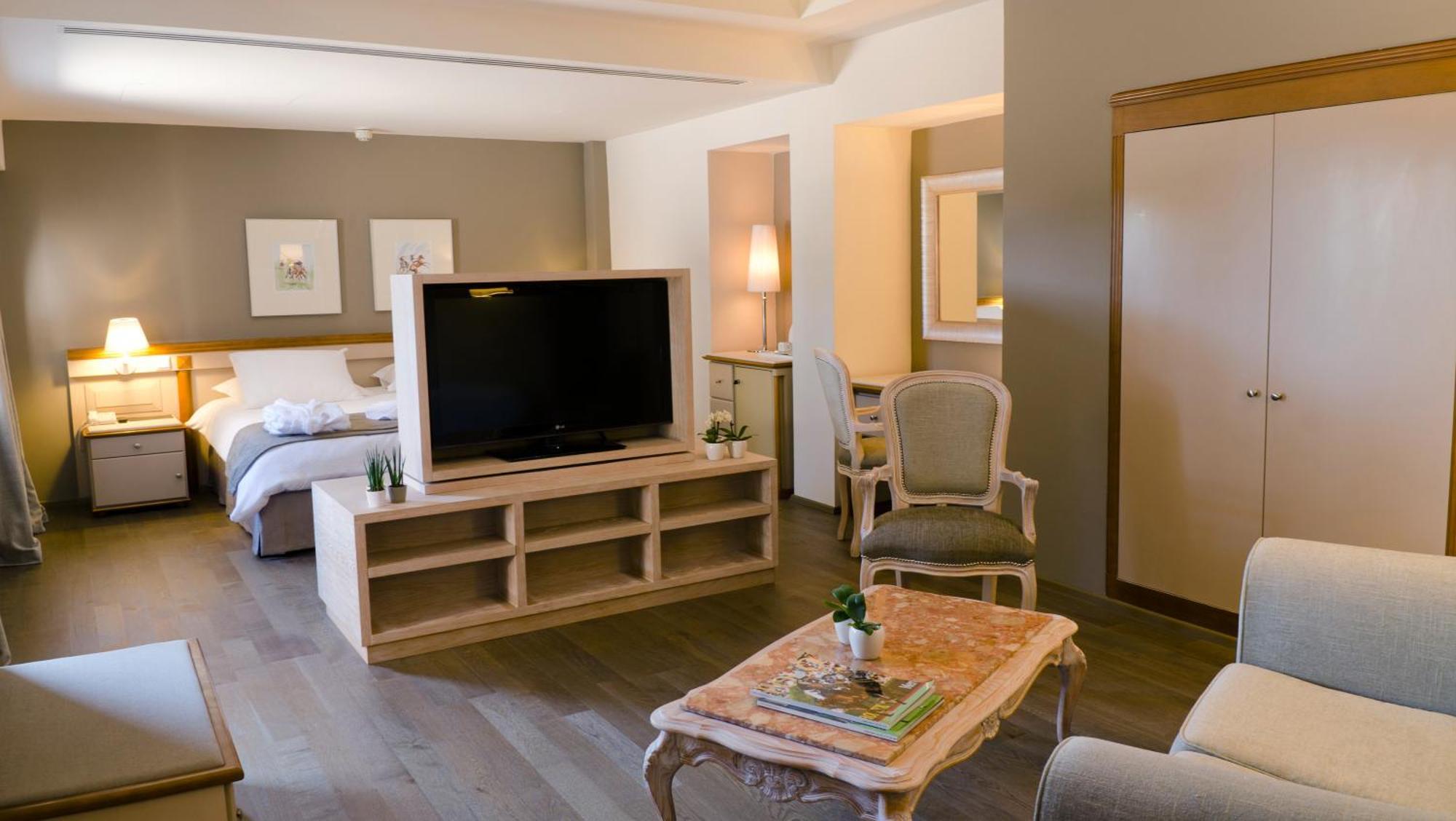 Junior Suite,139739436:JPEG