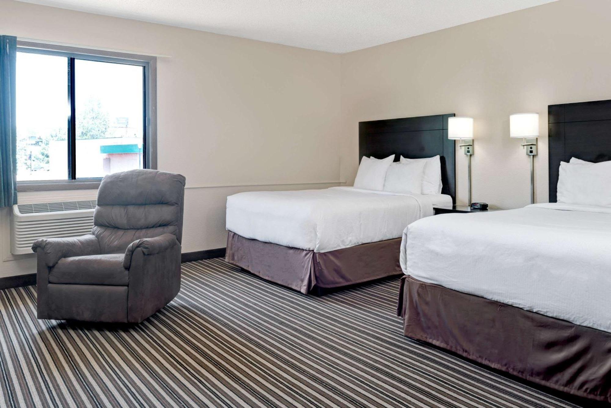 Queen Room Two Queen Beds Non-Smoking