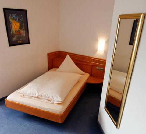 Comfort Single Room,398839173:JPEG