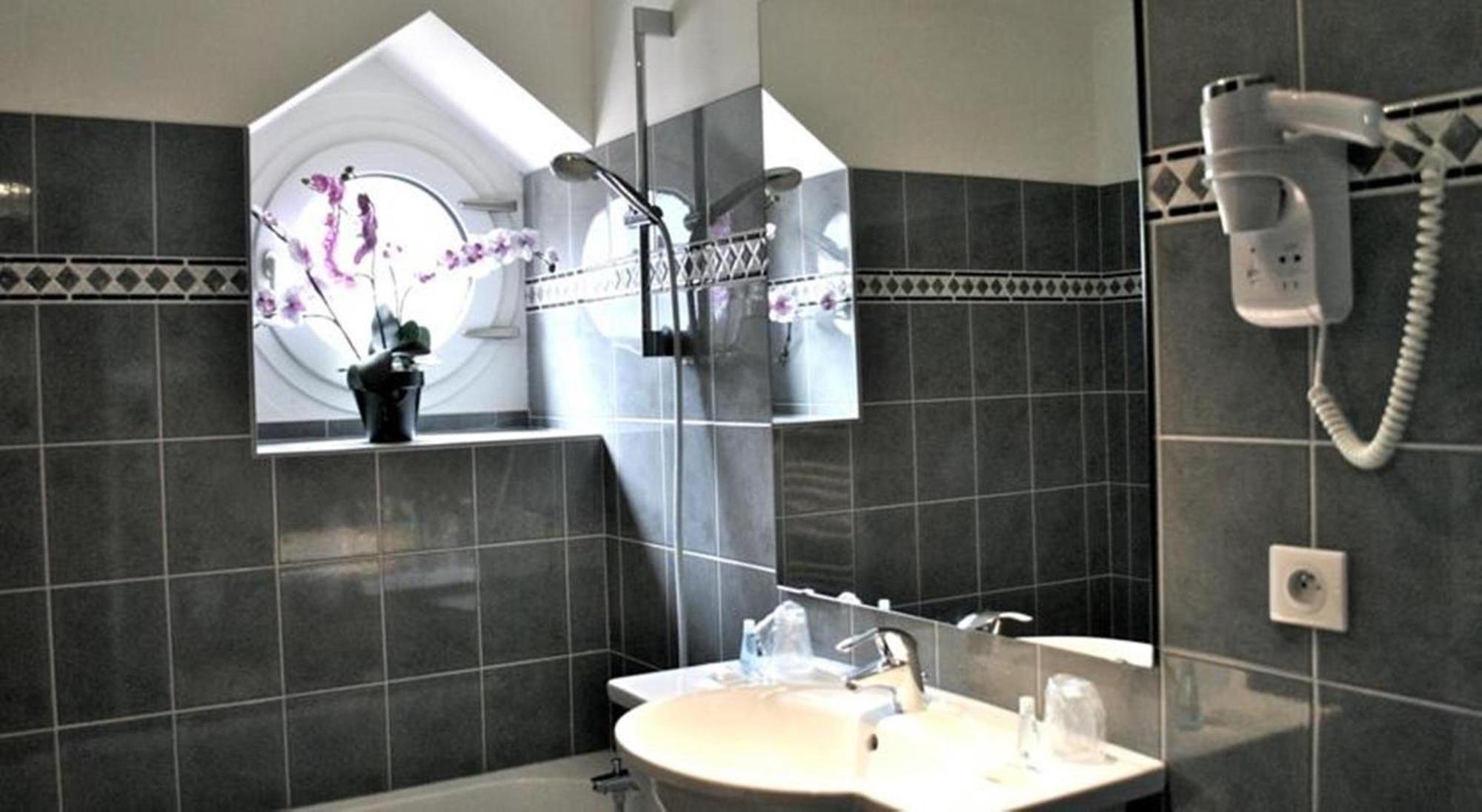 Two-Bedroom Family Suite,1279174795:JPEG