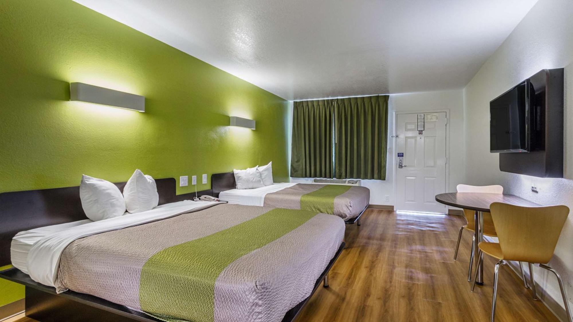 Deluxe Queen Room with Two Queen Beds - Non-Smoking