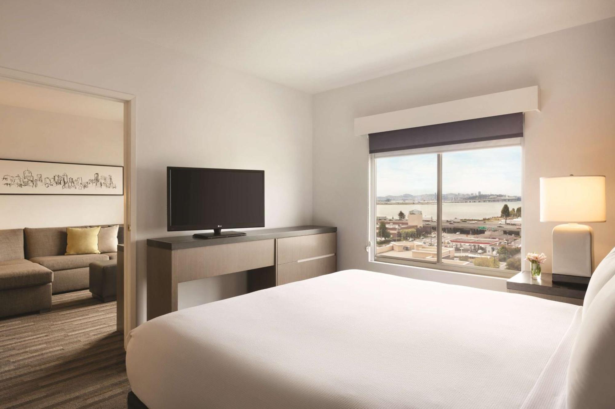 One-Bedroom King Suite with Bay View