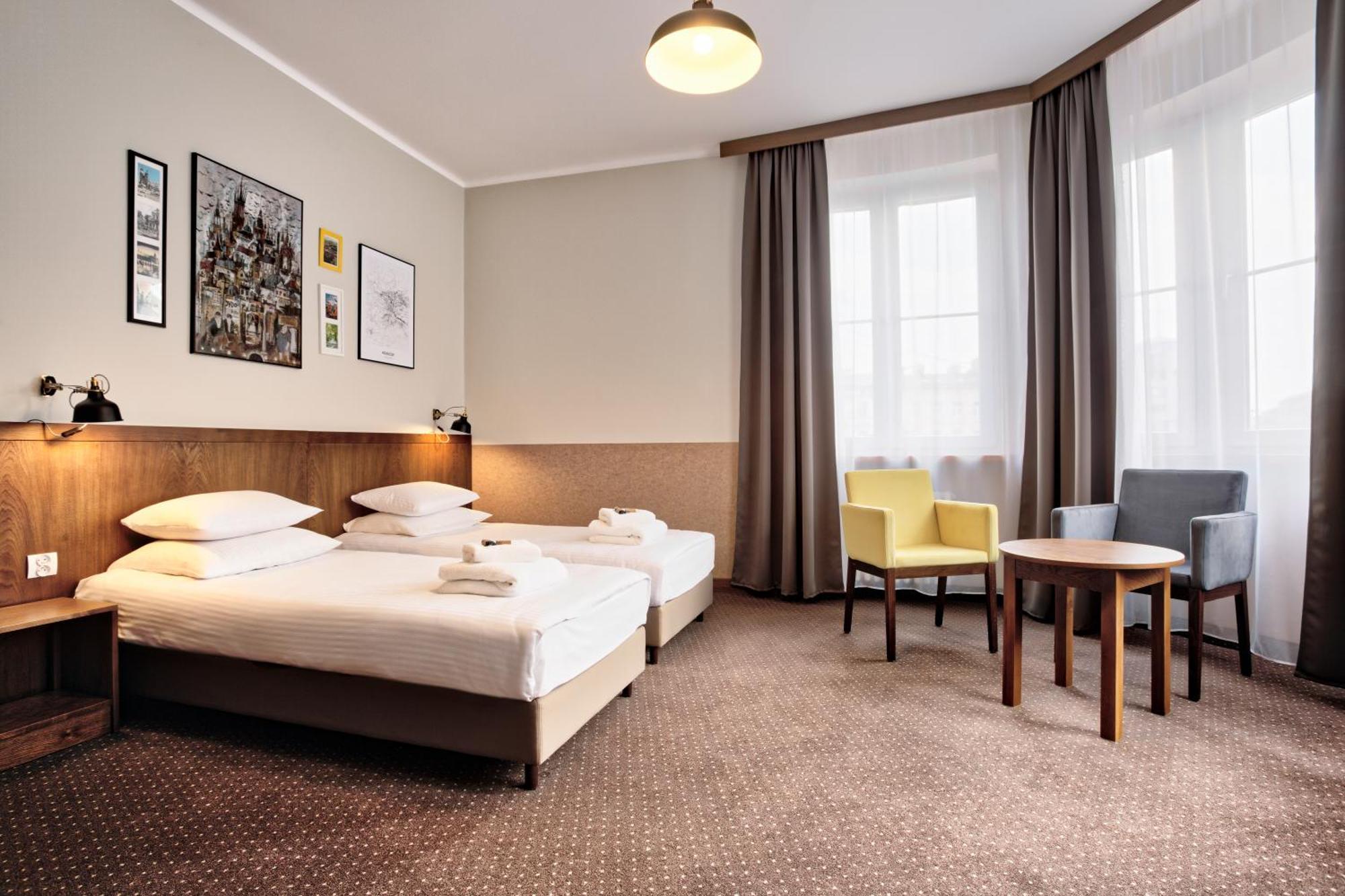 Classic Quadruple Room City View