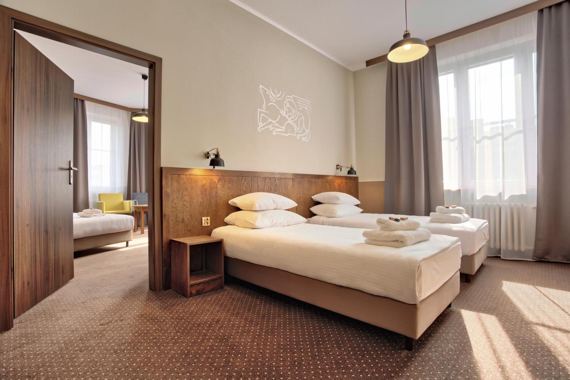 Classic Quadruple Room City View