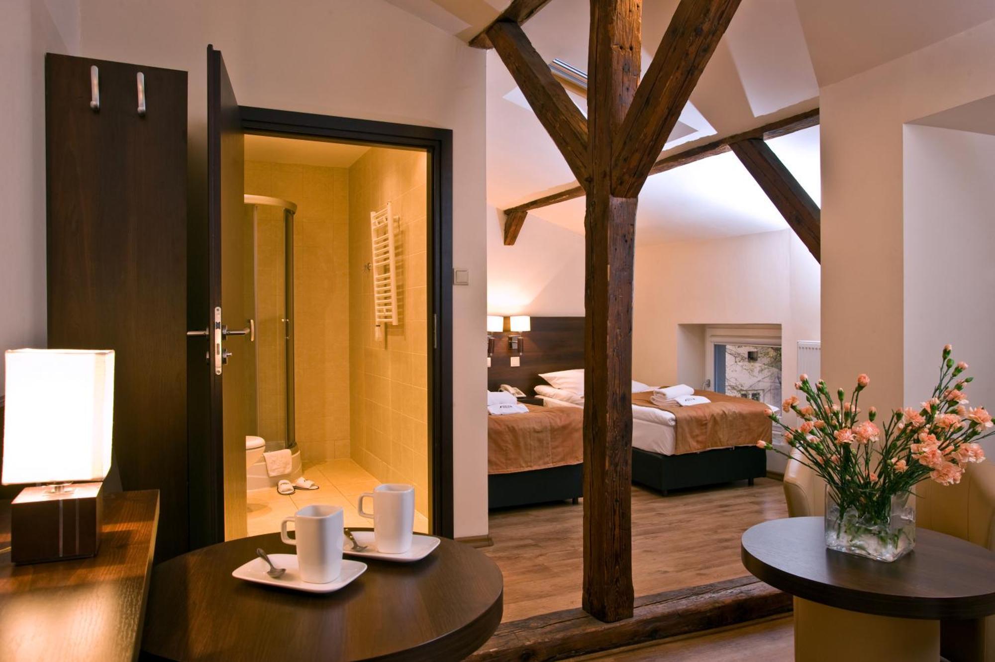 Luxury Double Room,1276977643:JPEG