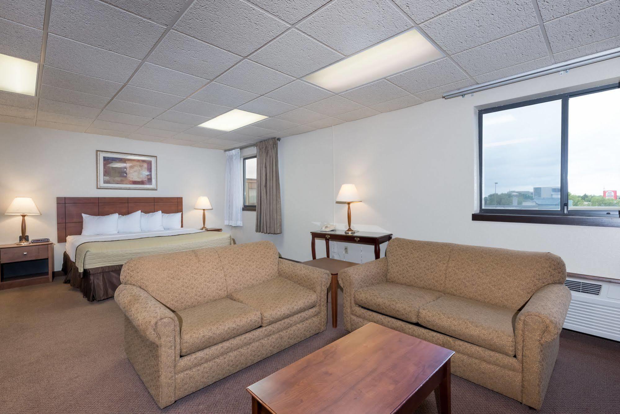 King Suite Non-Smoking