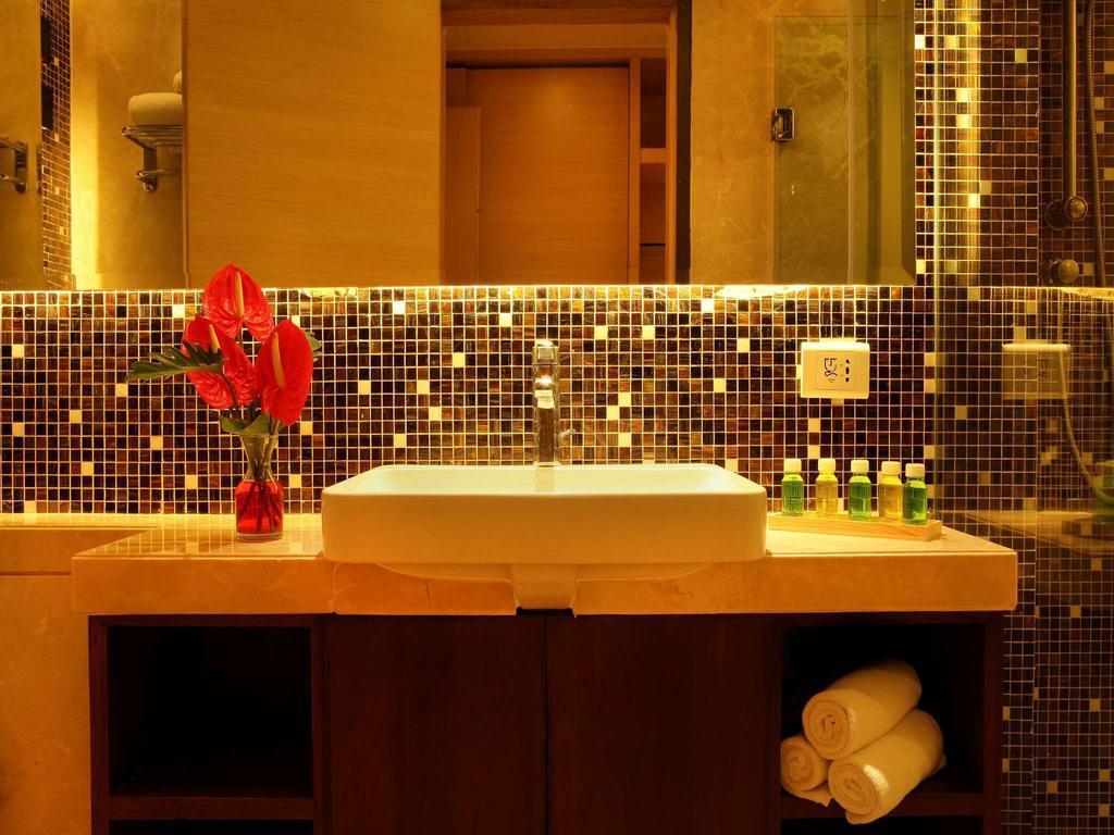 Deluxe Double or Twin Room Inclusive of Wi-Fi on food & soft beverages,117738952:JPEG