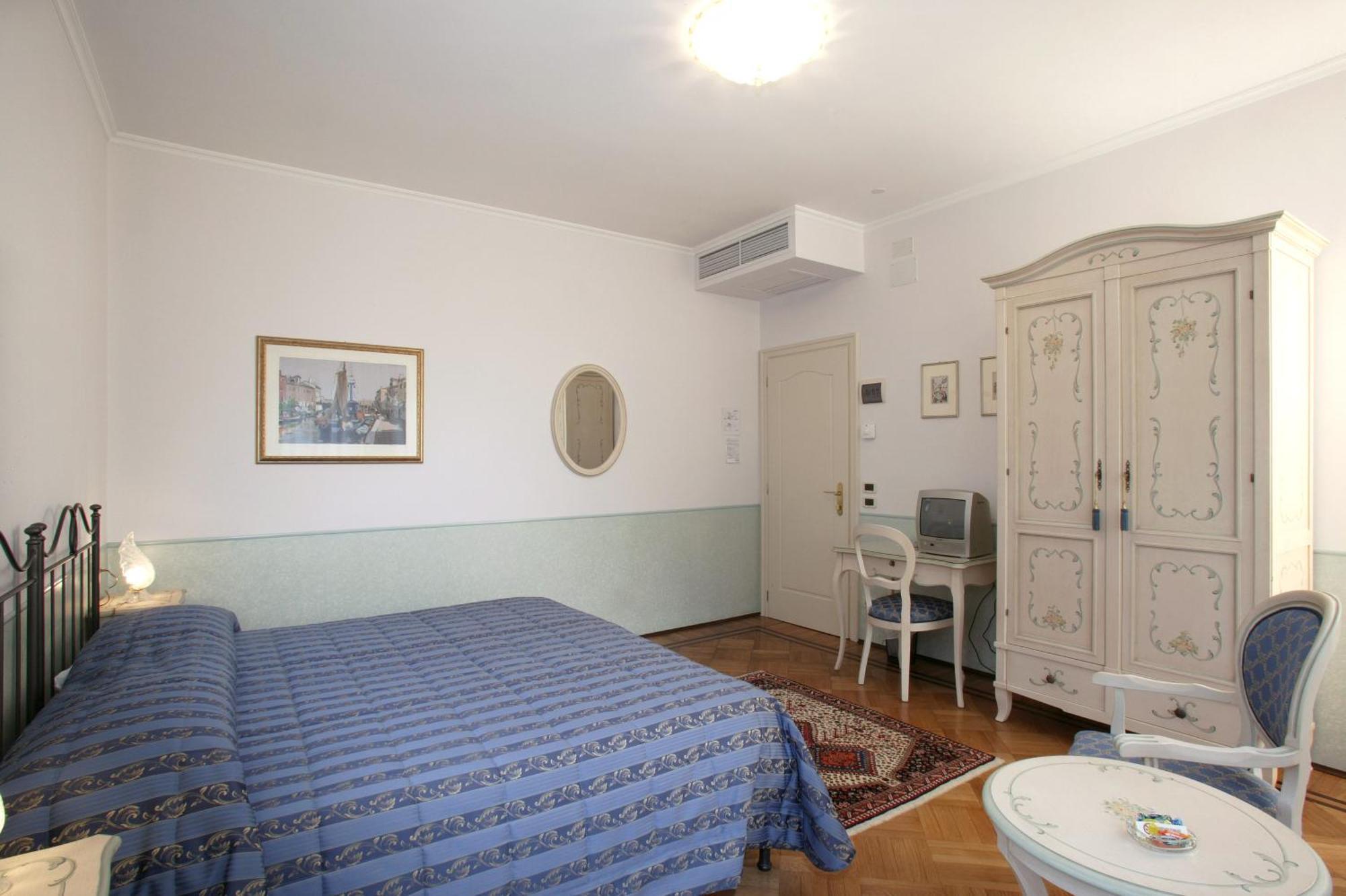Double Room,682199748:JPEG