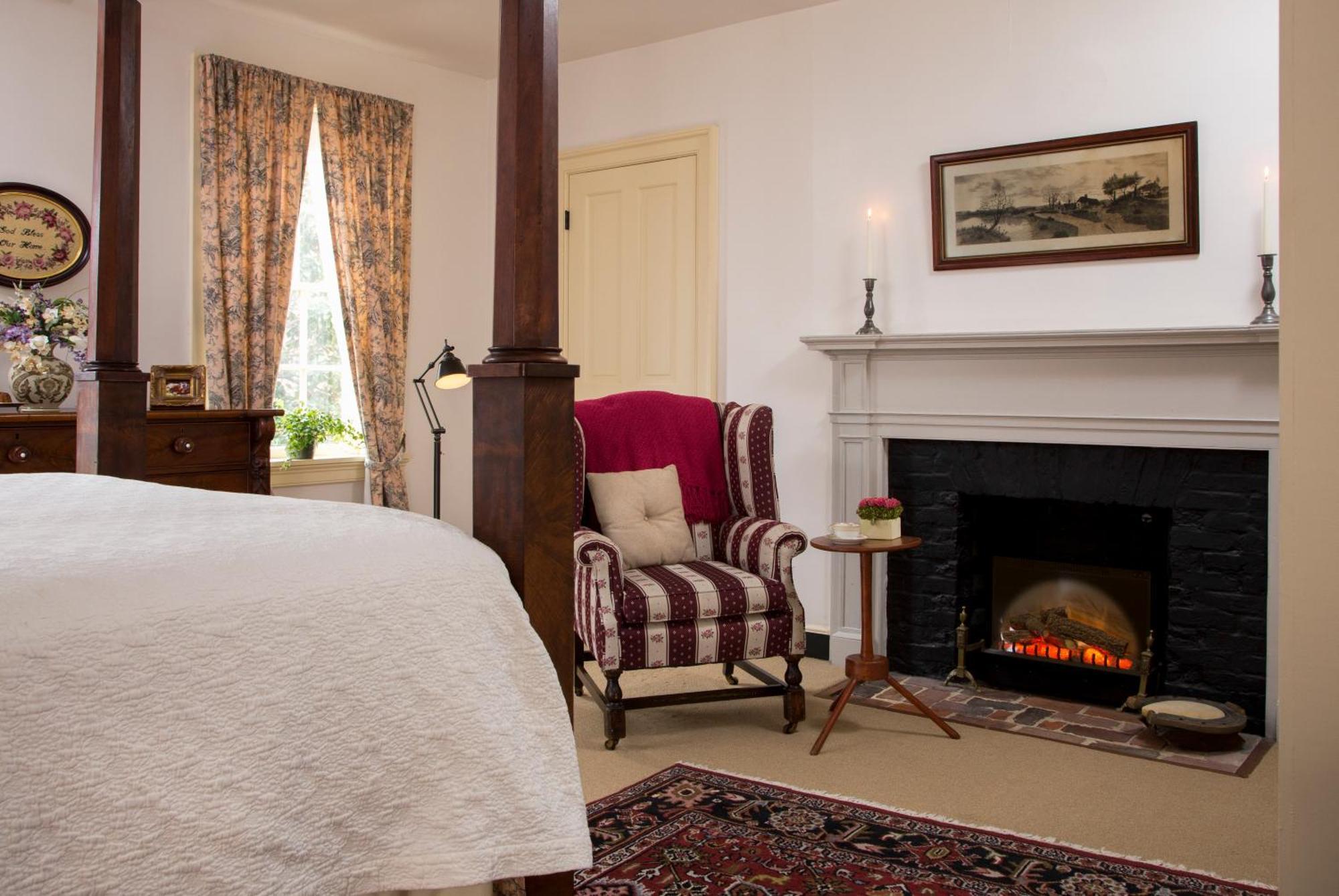 One-Bedroom Queen Suite