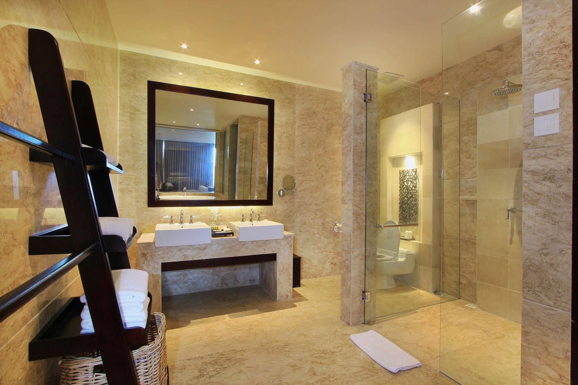 Suite with Ocean View
