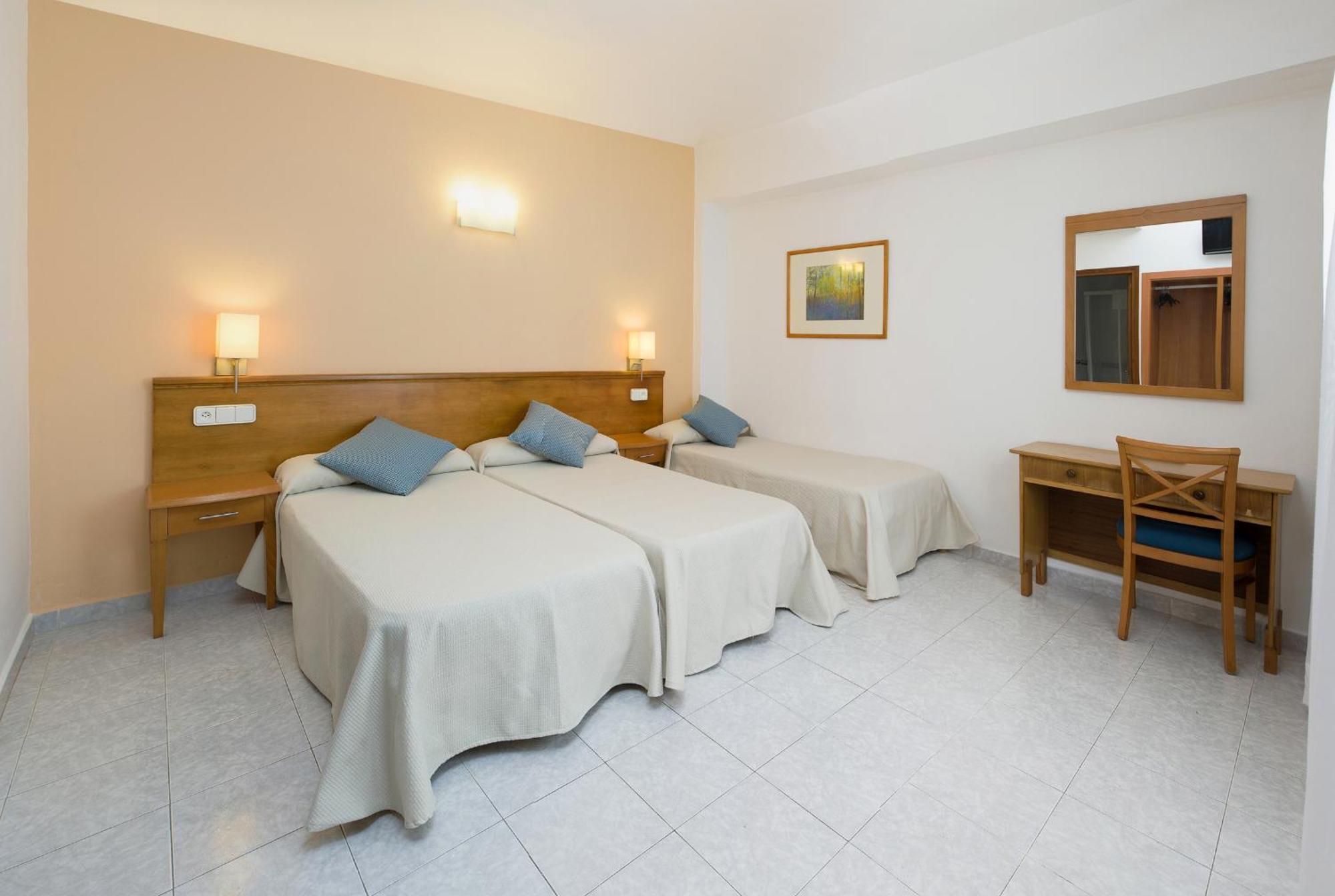 Triple Room,8770870:JPEG