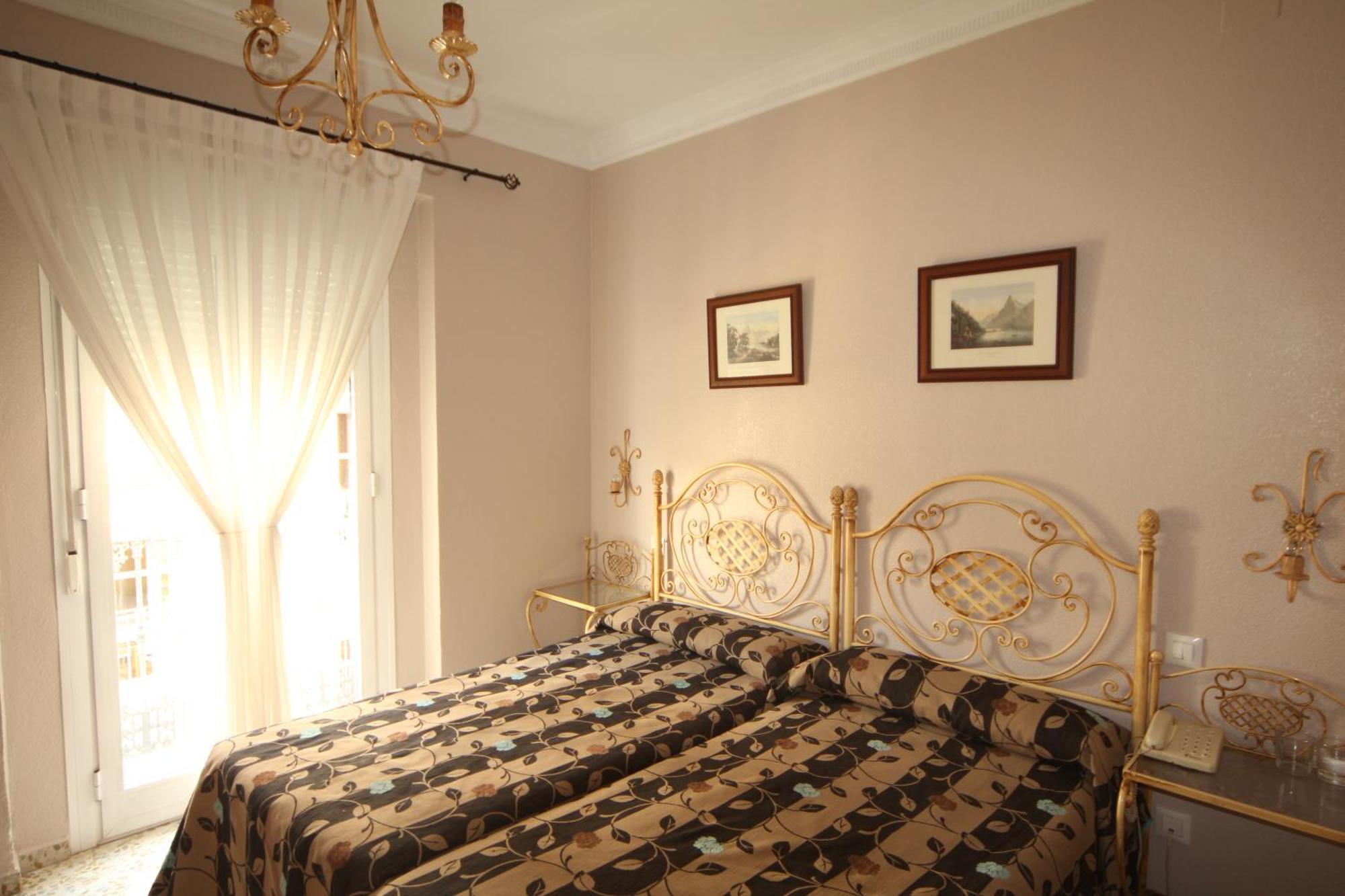 Double or Twin Room,403172421:JPEG