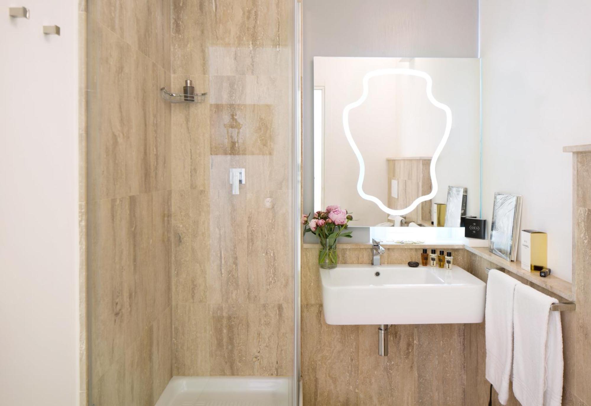 Standard Double Room,683608248:JPEG