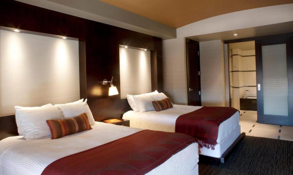 Deluxe Queen Room Two Queen Beds View,1217644054:JPEG