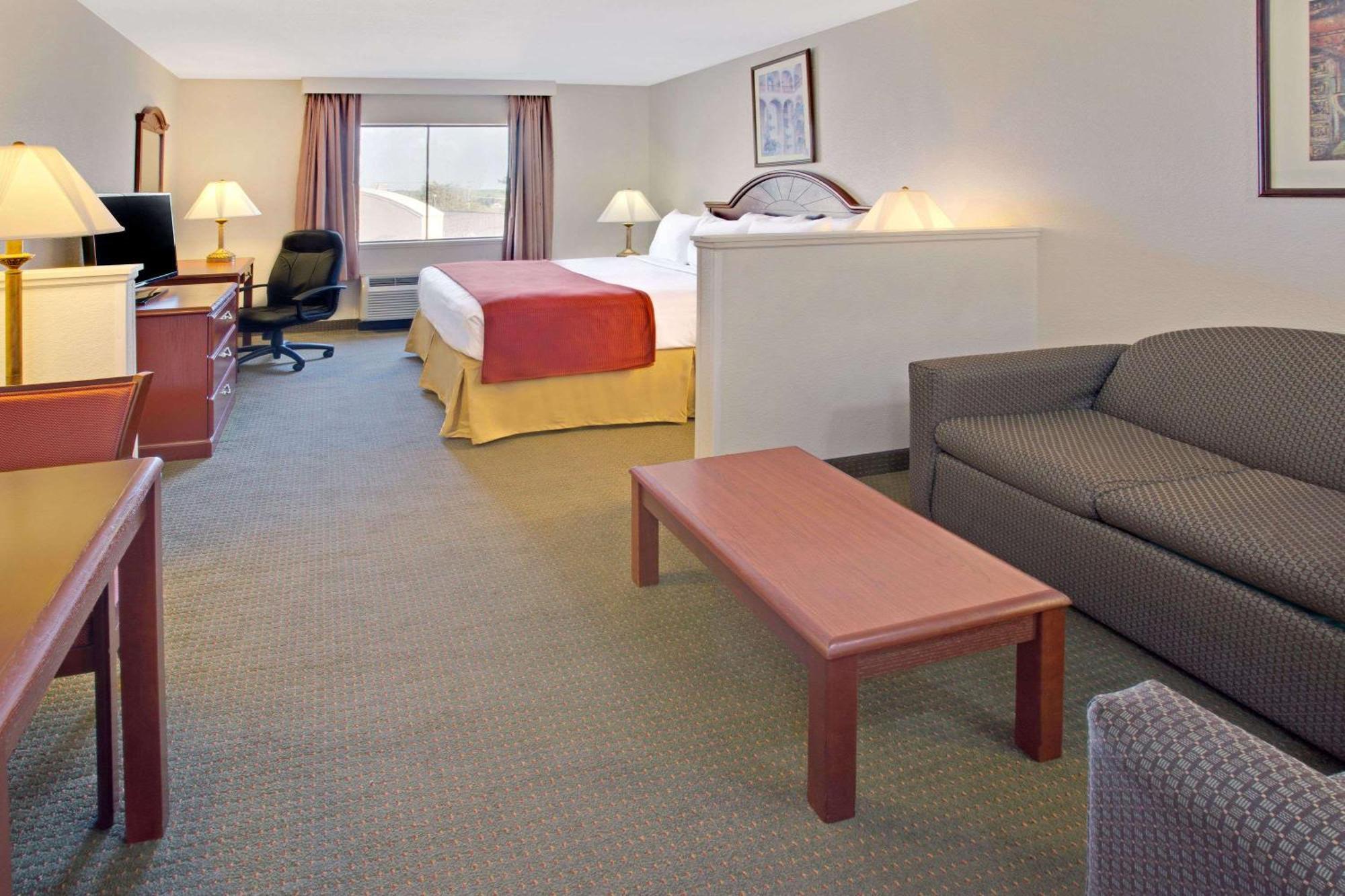 Superior King Studio Suite - Non-Smoking