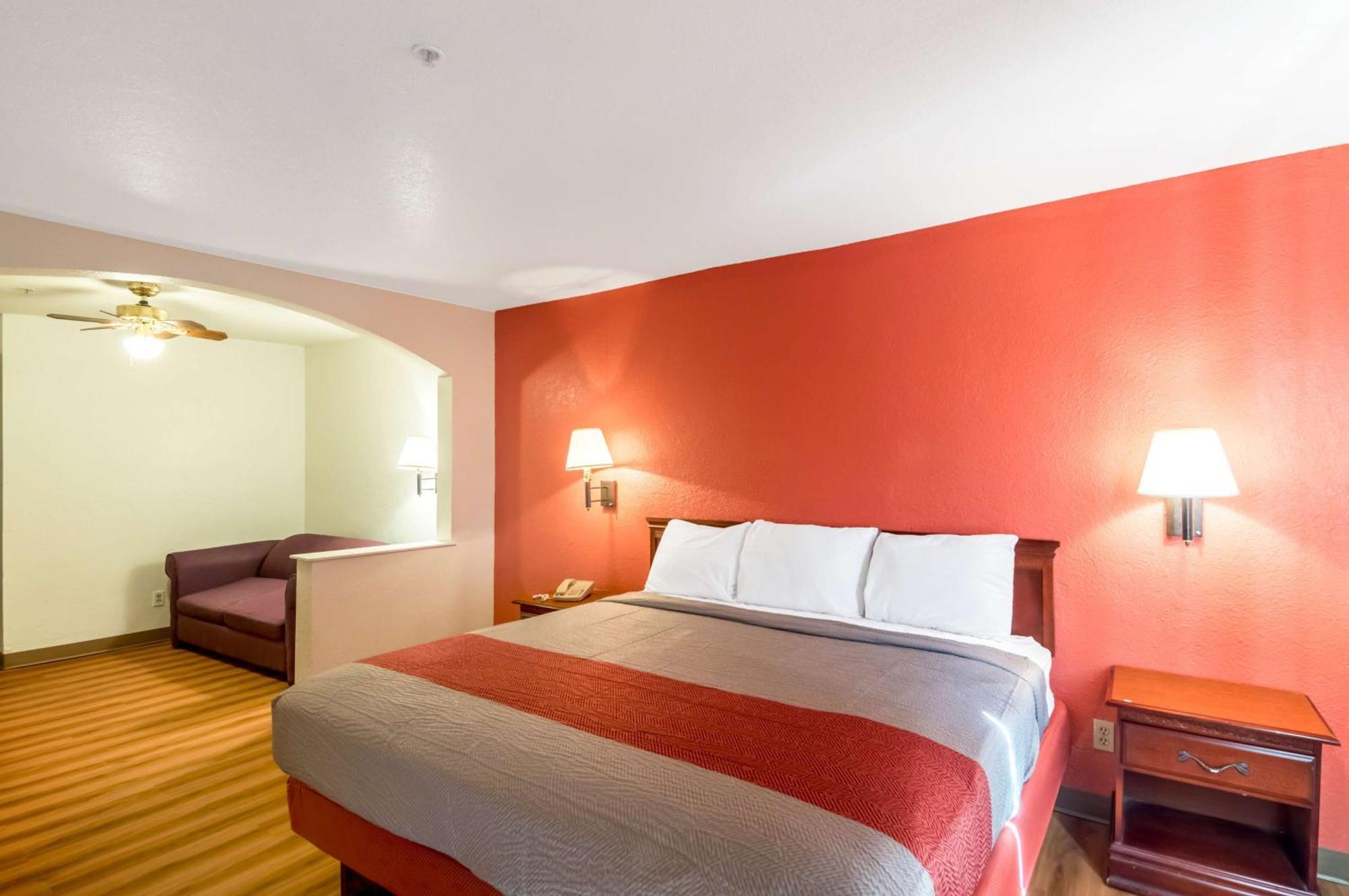 King Room - Non-Smoking