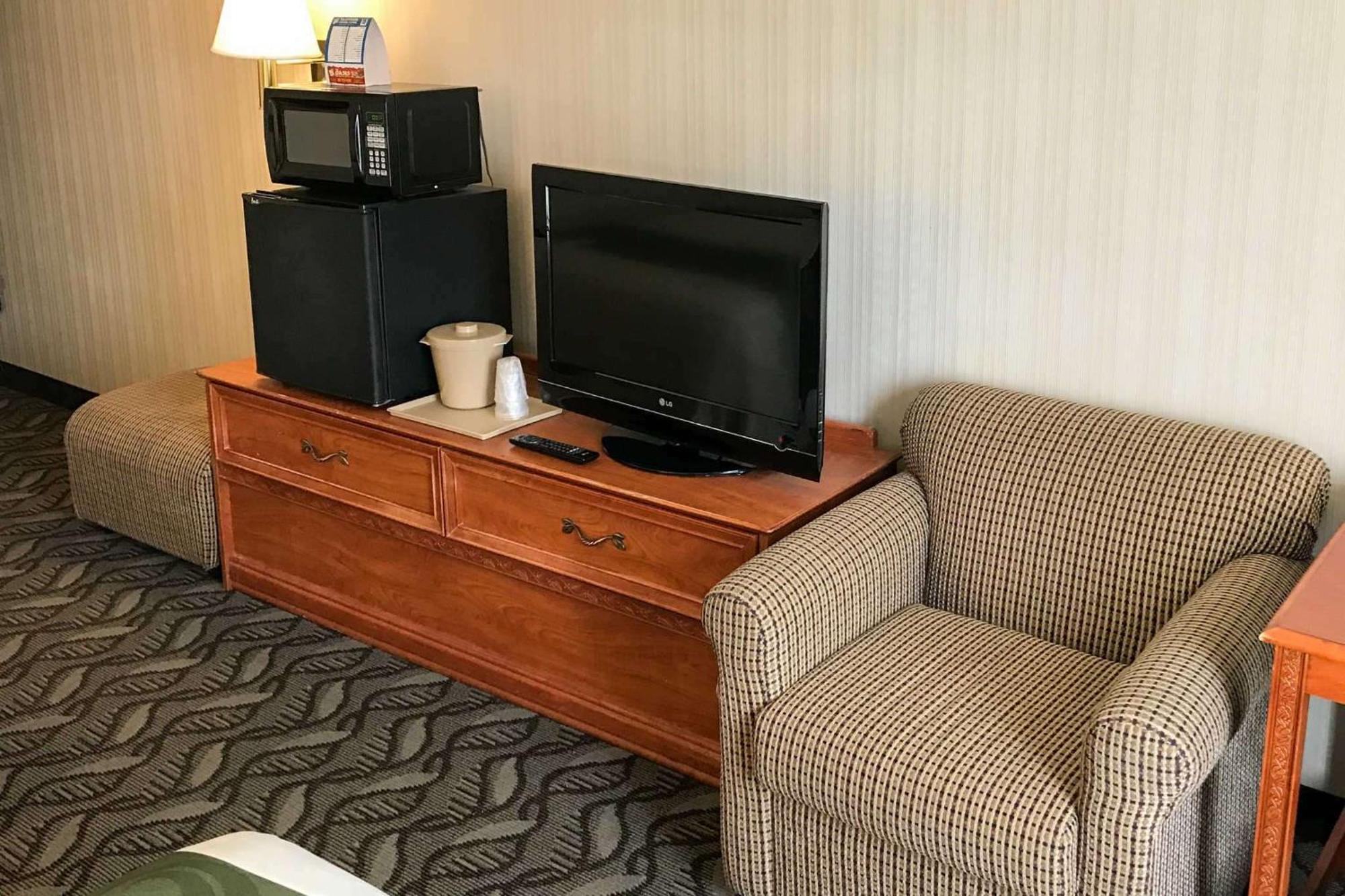 Double Room with Two Double Beds - Non-Smoking