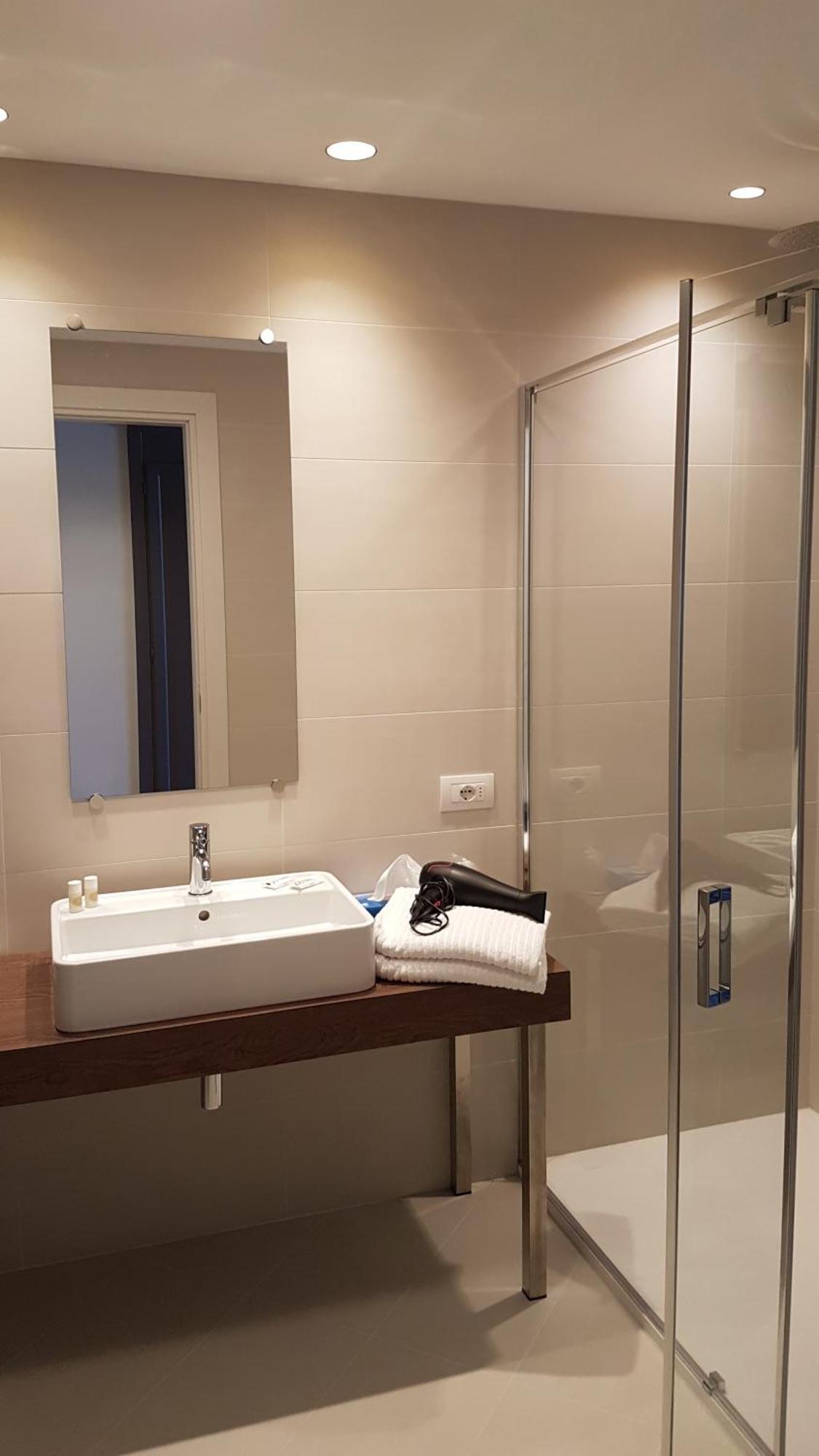 Chambre de Luxe Double ou Lits Jumeaux avec Balcon - Vue sur Lac