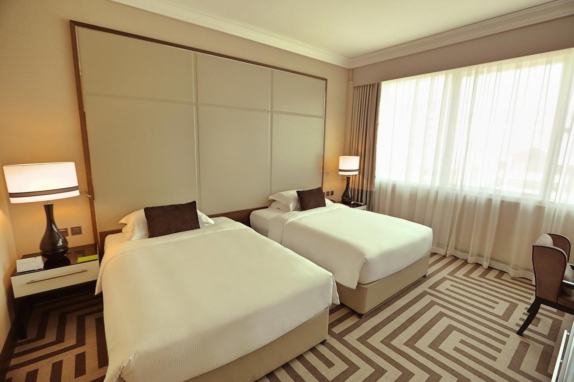 Guest Room Twin Beds,685237812:JPEG