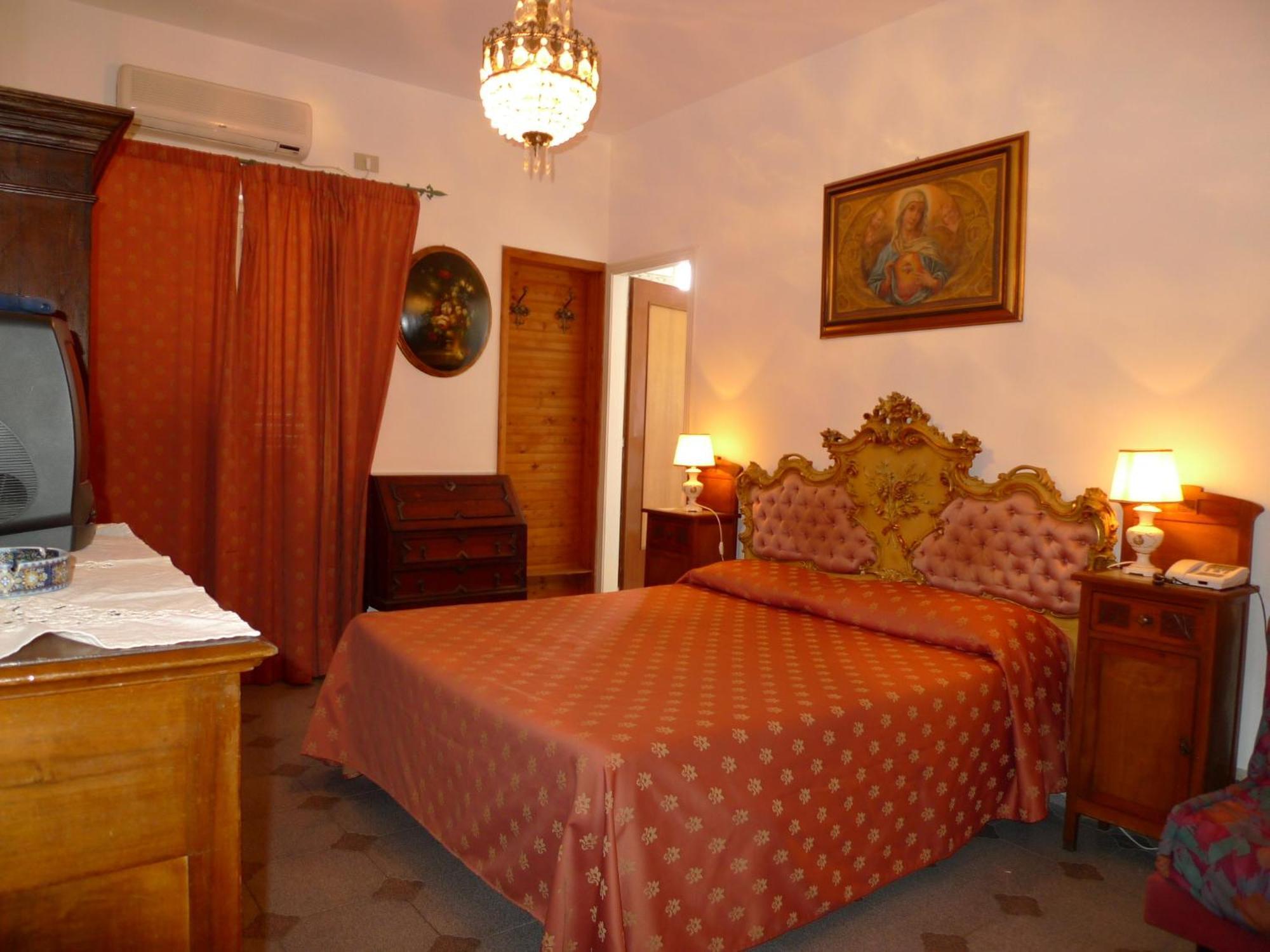 Classic Twin Room