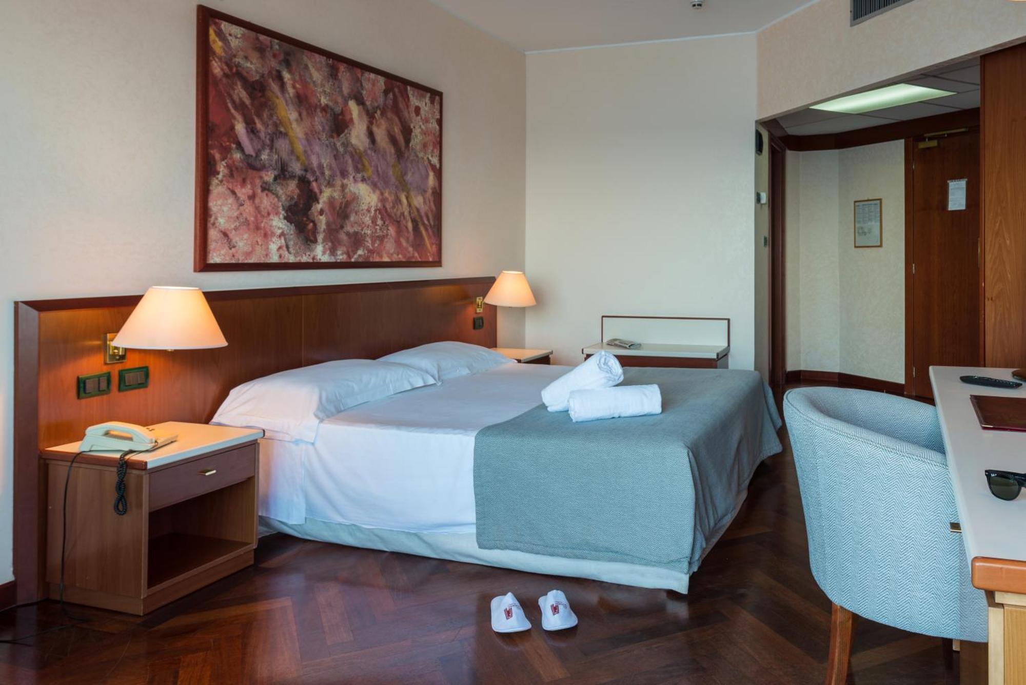 Deluxe Suite with Sea View