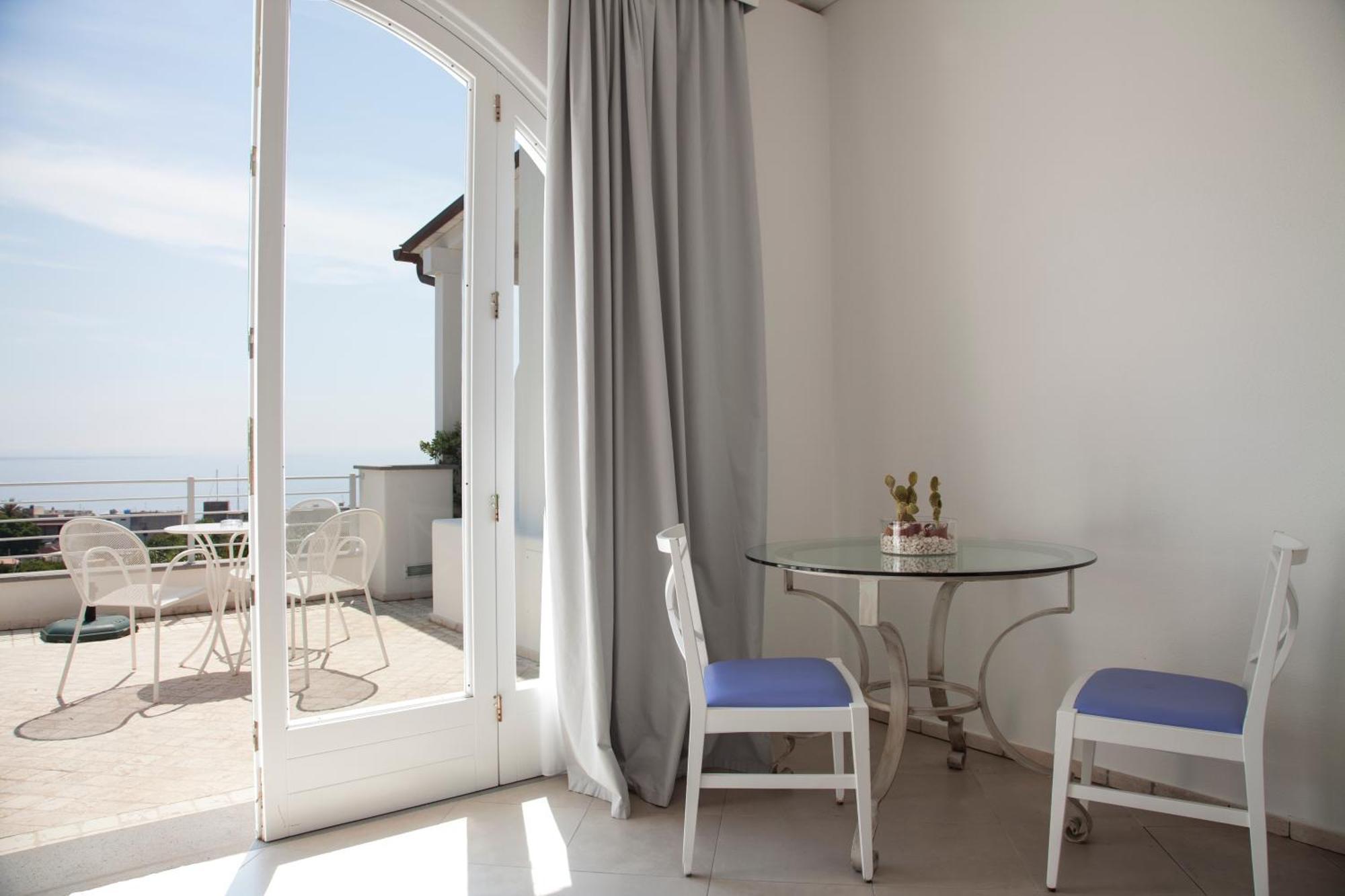 Suite with Sea View