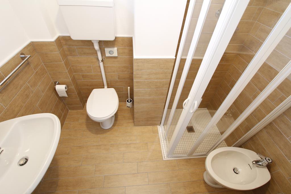 Single Room with Private External Bathroom