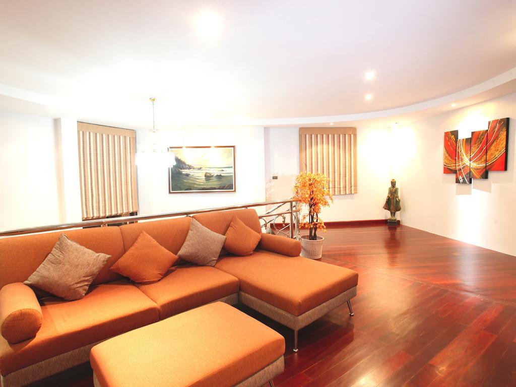 Four-Bedroom Thai Style Luxury Villa with Private Pool