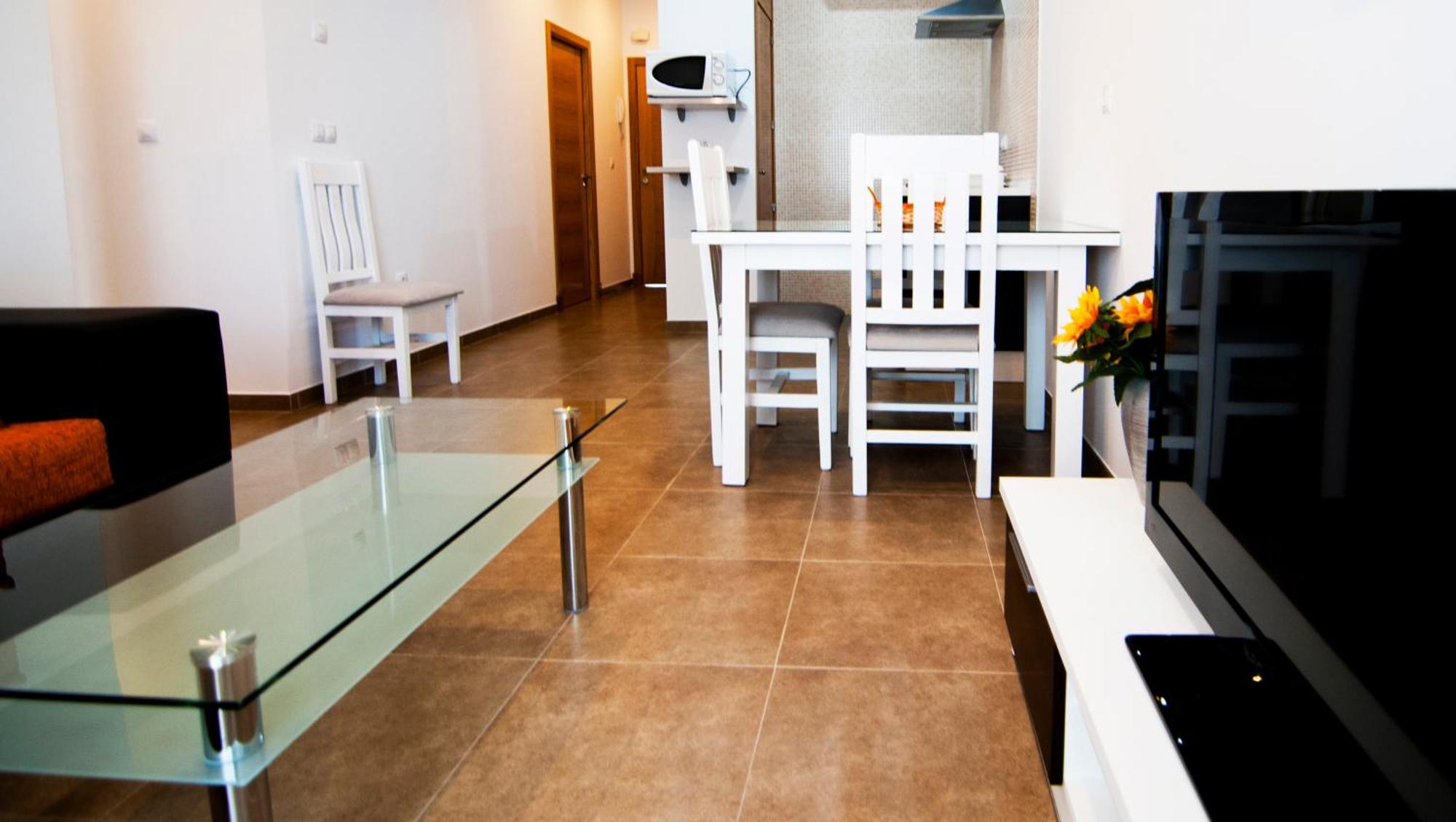 Three-Bedroom Apartment,686178807:JPEG
