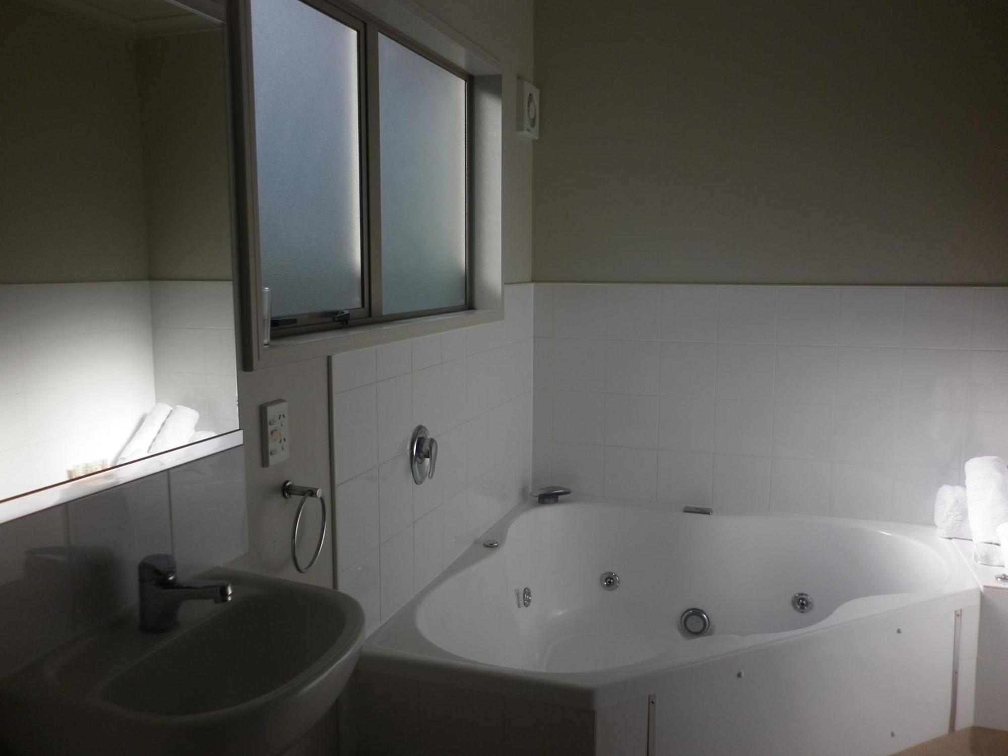 Executive Suite with Spa Bath