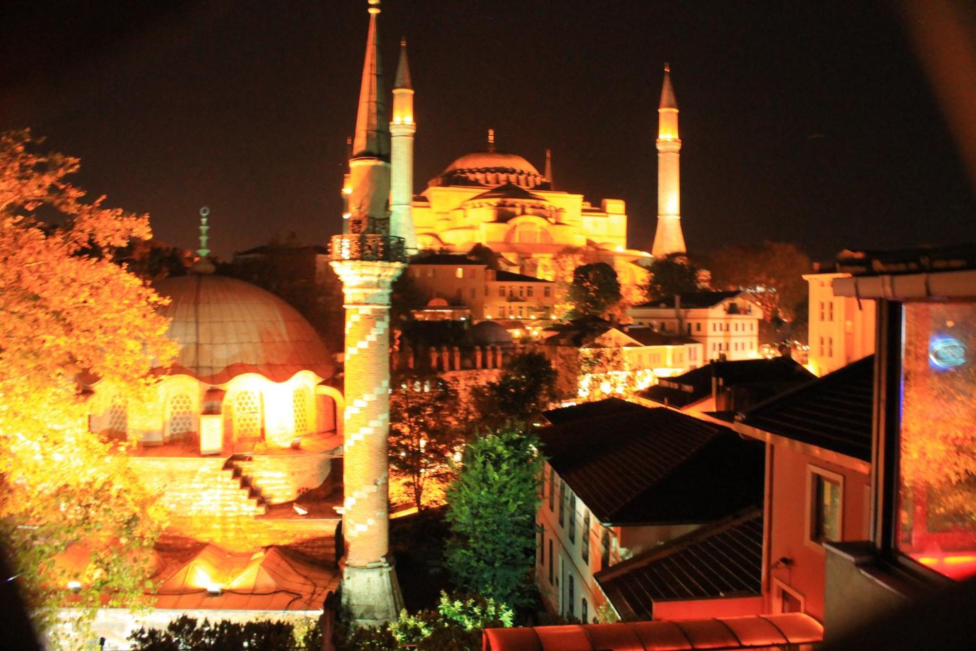 Manzaralı Tek Kişilik Oda