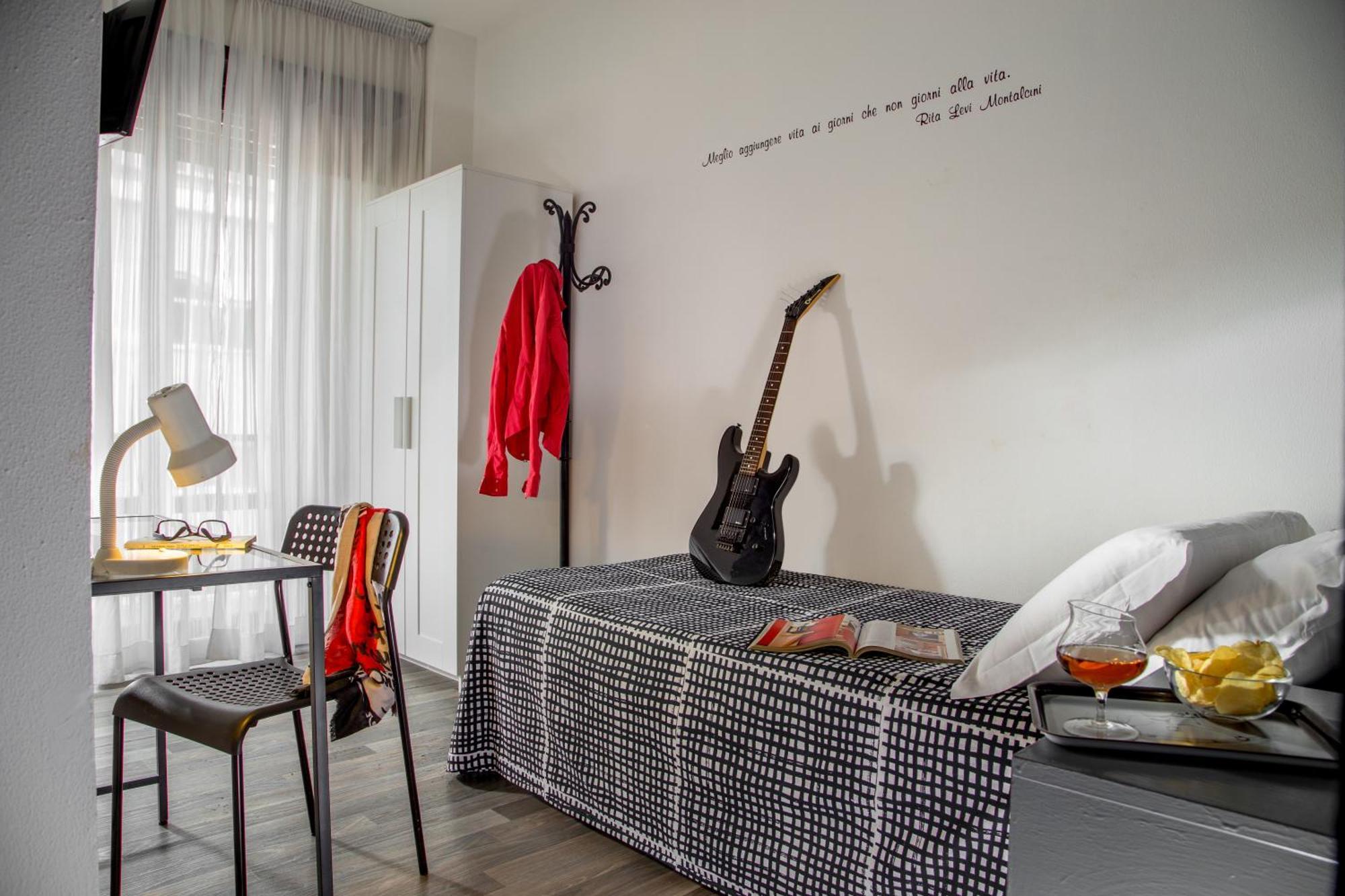 Single Room,687626268:JPEG