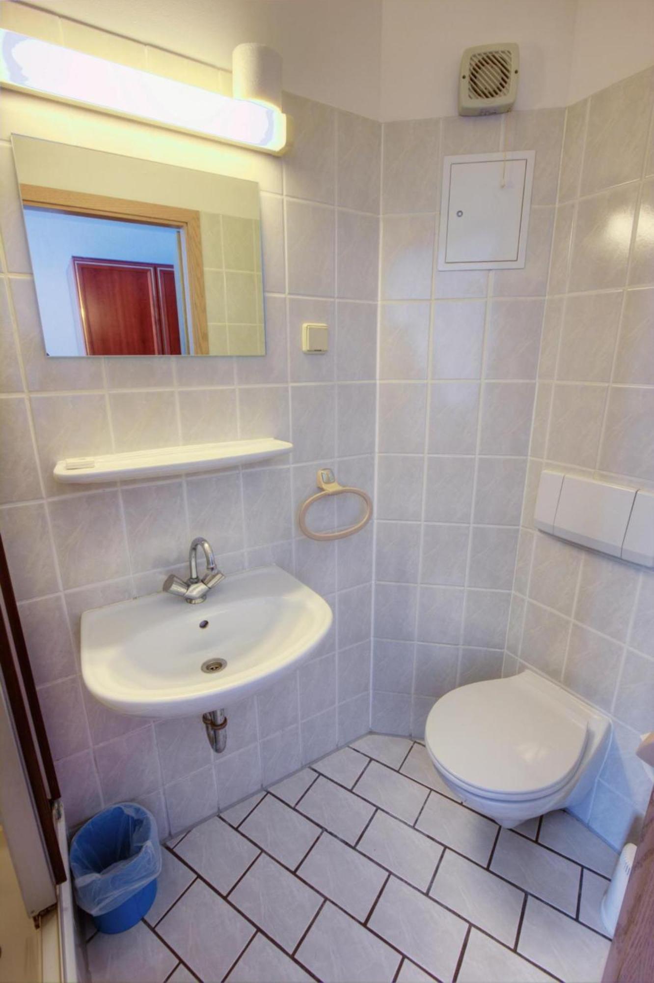 Single Room,1030843273:JPEG