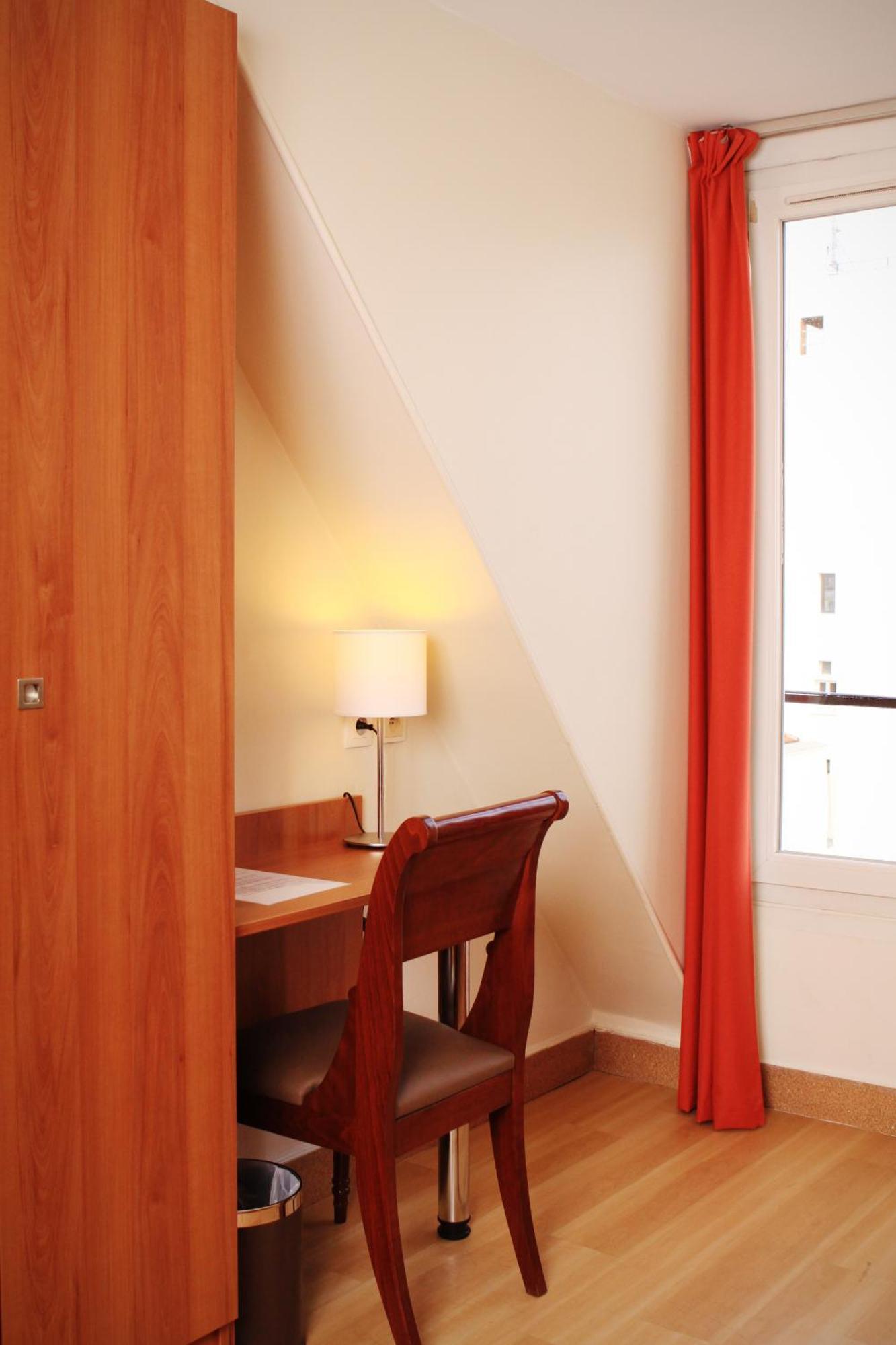 Single Room (shared Shower and Toilet on the floor),1578384416:JPEG