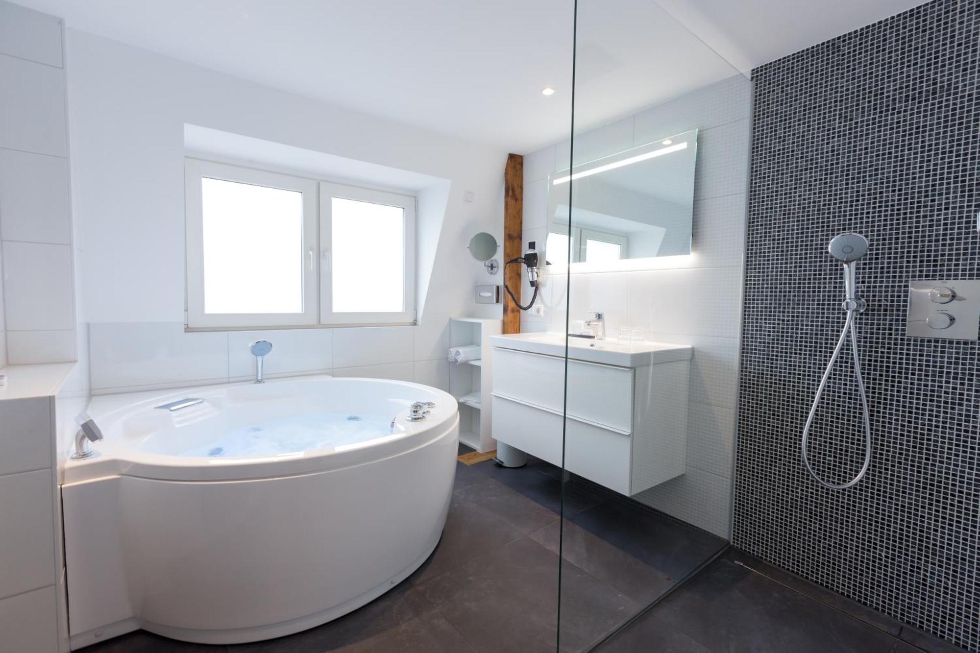 Superior Room with Spa Bath