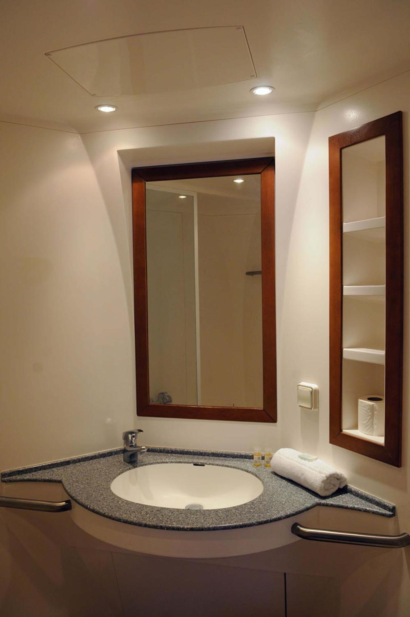 One-Bedroom Apartment,688889124:JPEG
