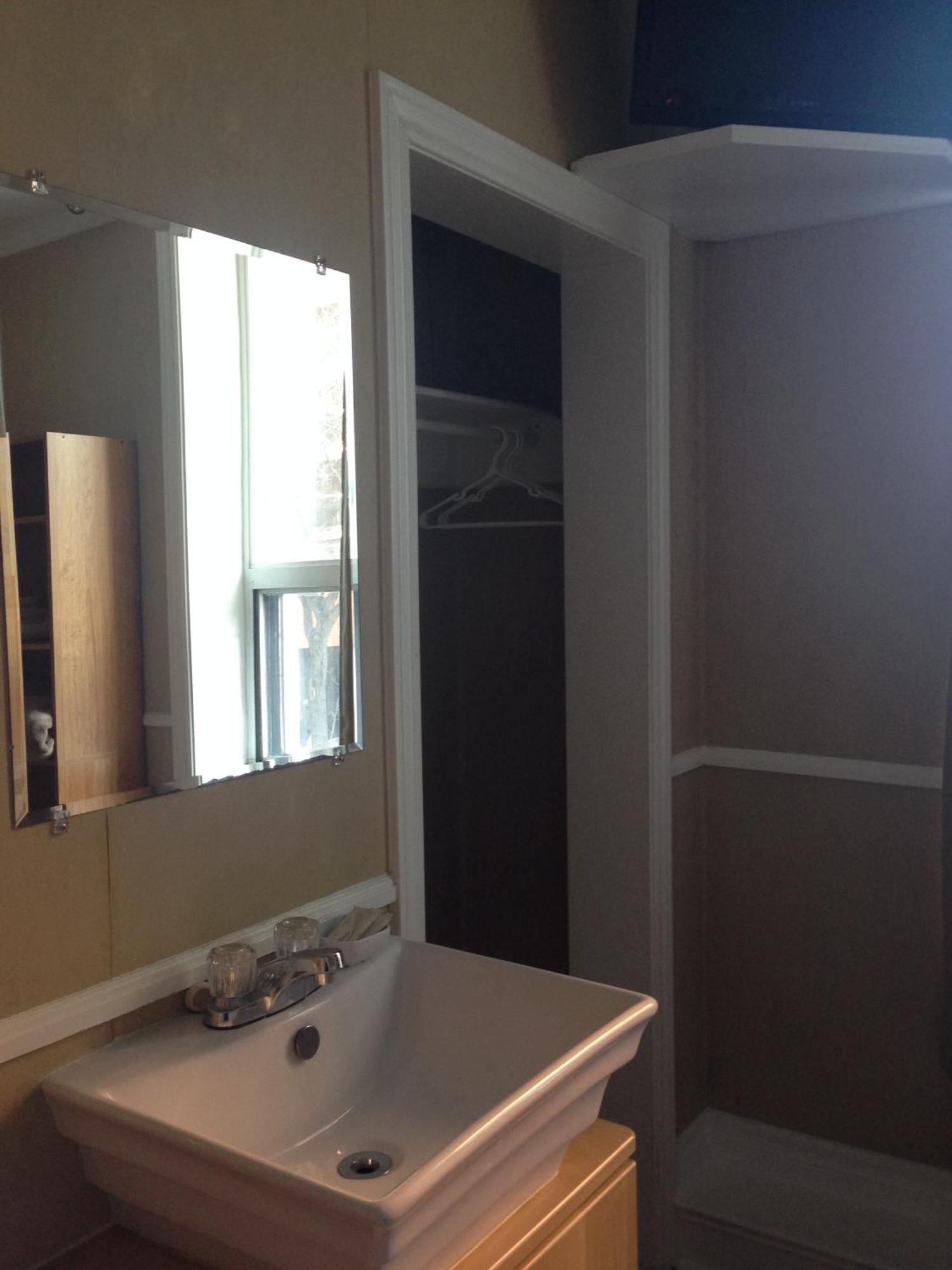 Single Room with Single Bed and Shared Bathroom