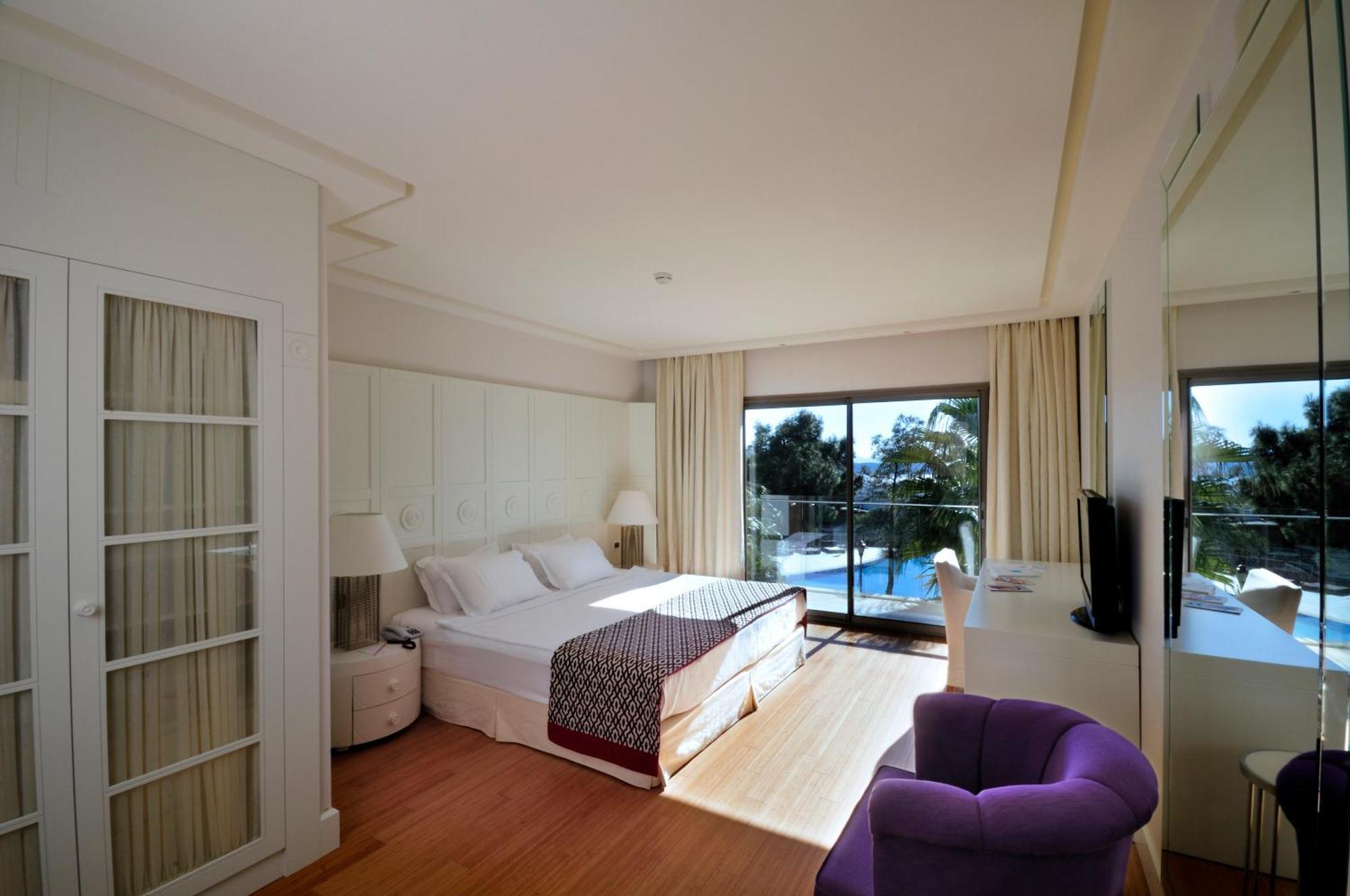 Palm Suite