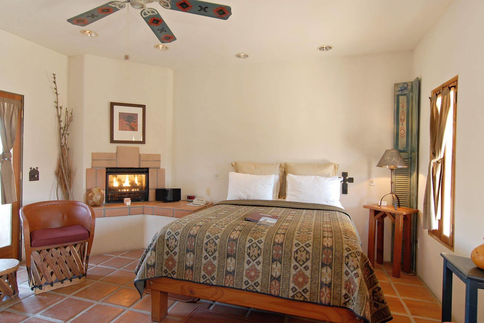 Superior Queen Room with Fireplace