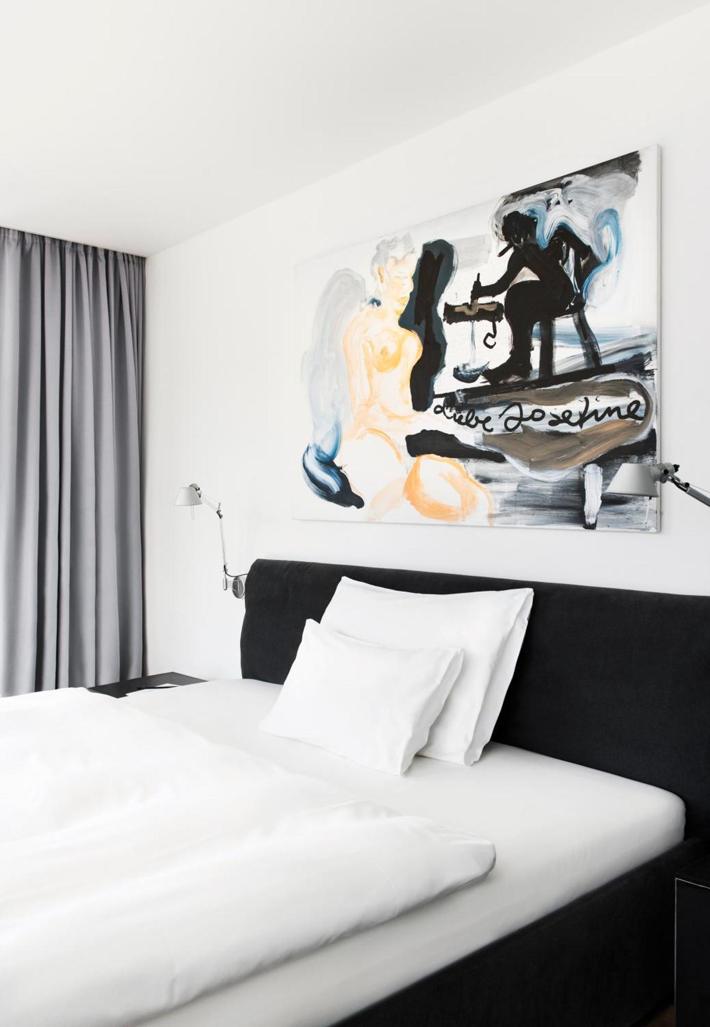 Junior Suite,1765836840:JPEG