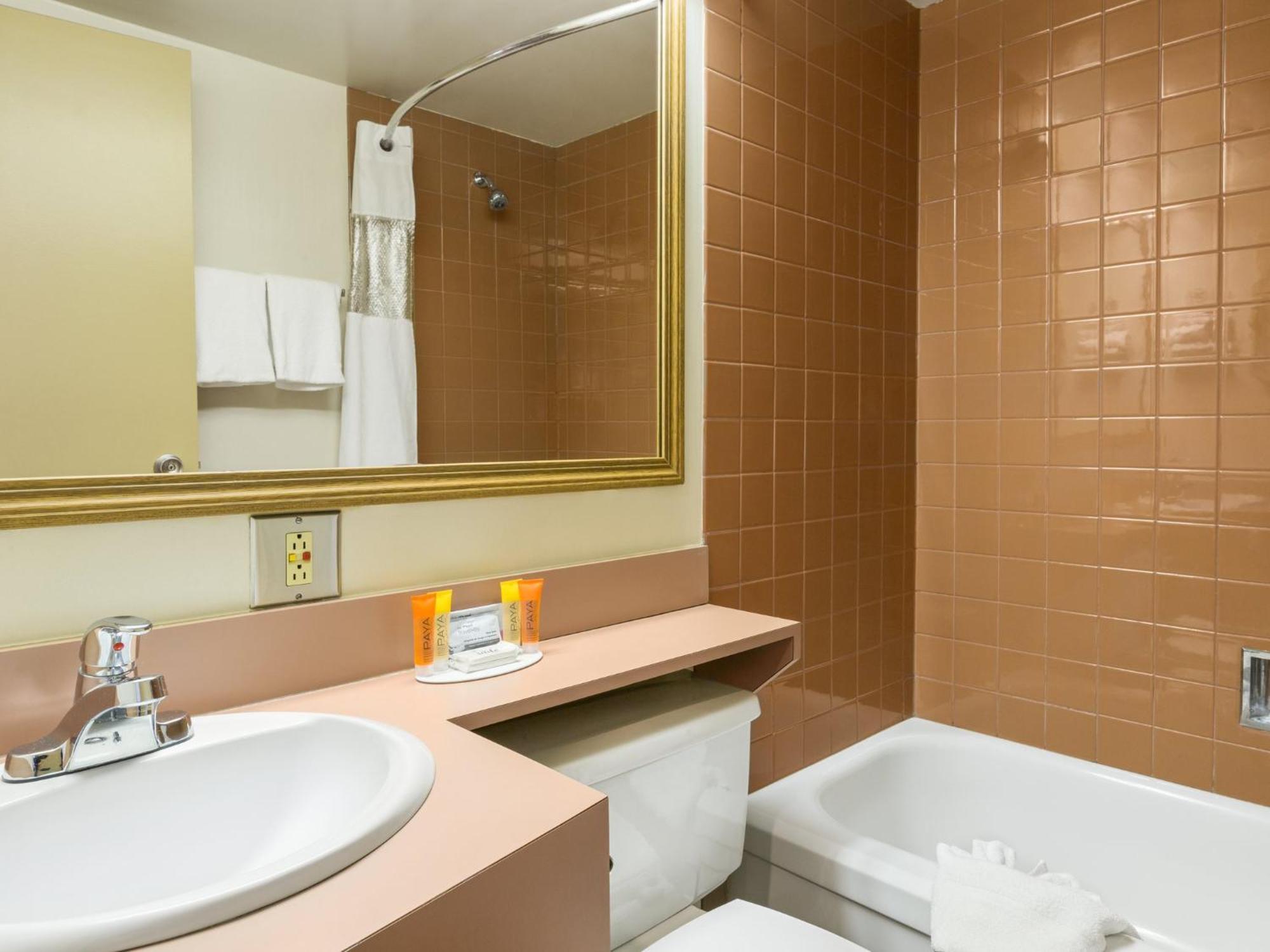 Double Room with Two Double Beds - Smoking