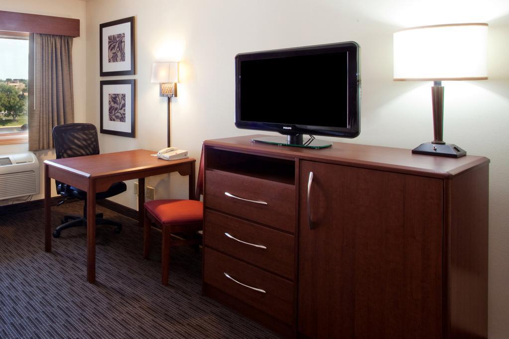 King Room - Mobility Access/Non-Smoking