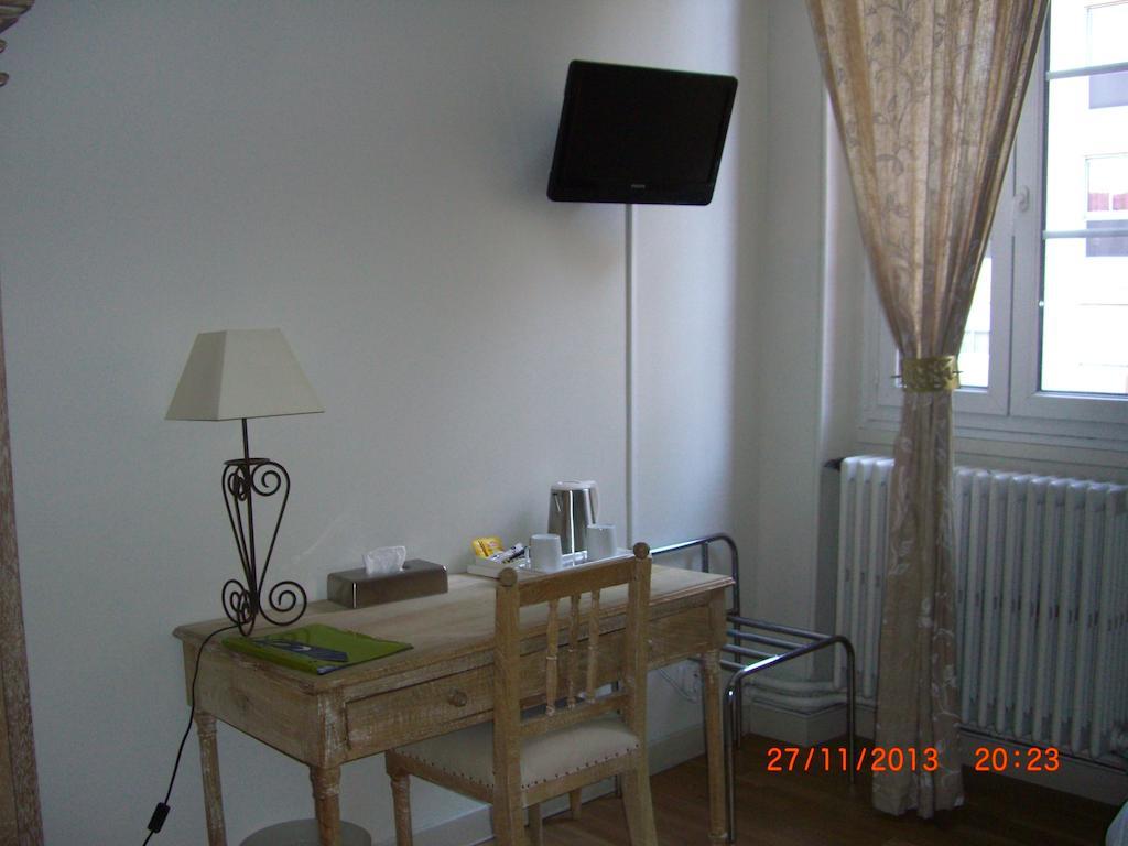 Chambre Double ou Lits Jumeaux - Vue sur Terrasse