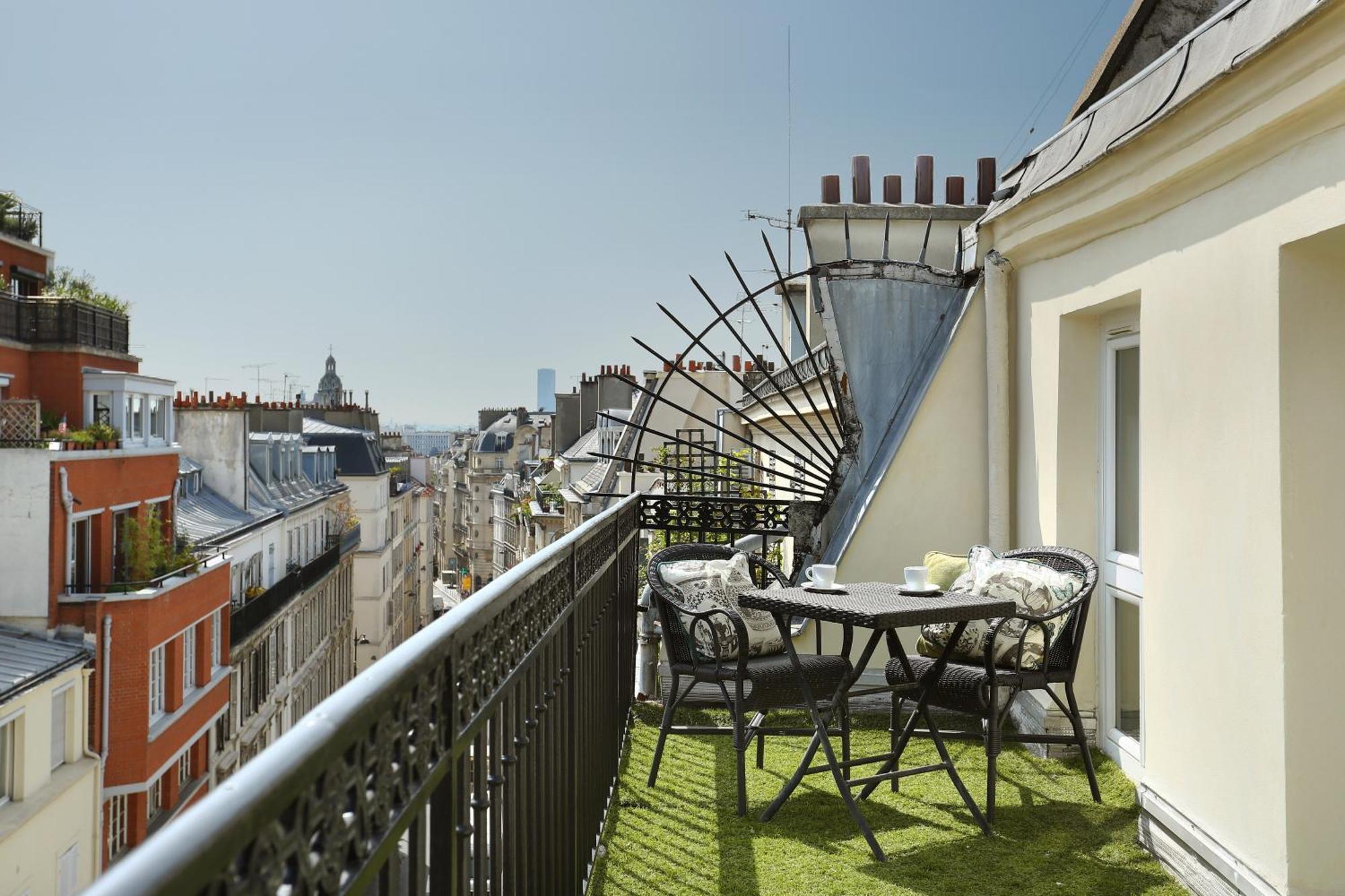 Double Room with Balcony,690691965:JPEG