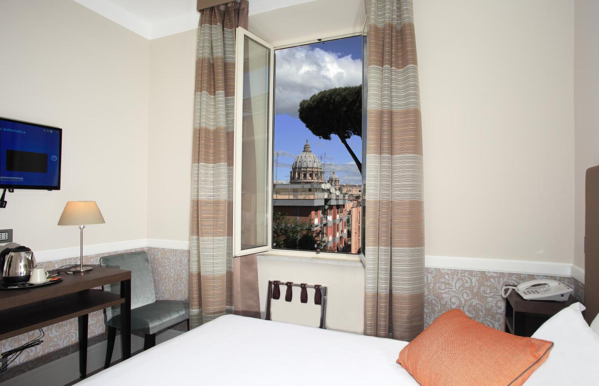 Single Room - French Bed,758594248:JPEG